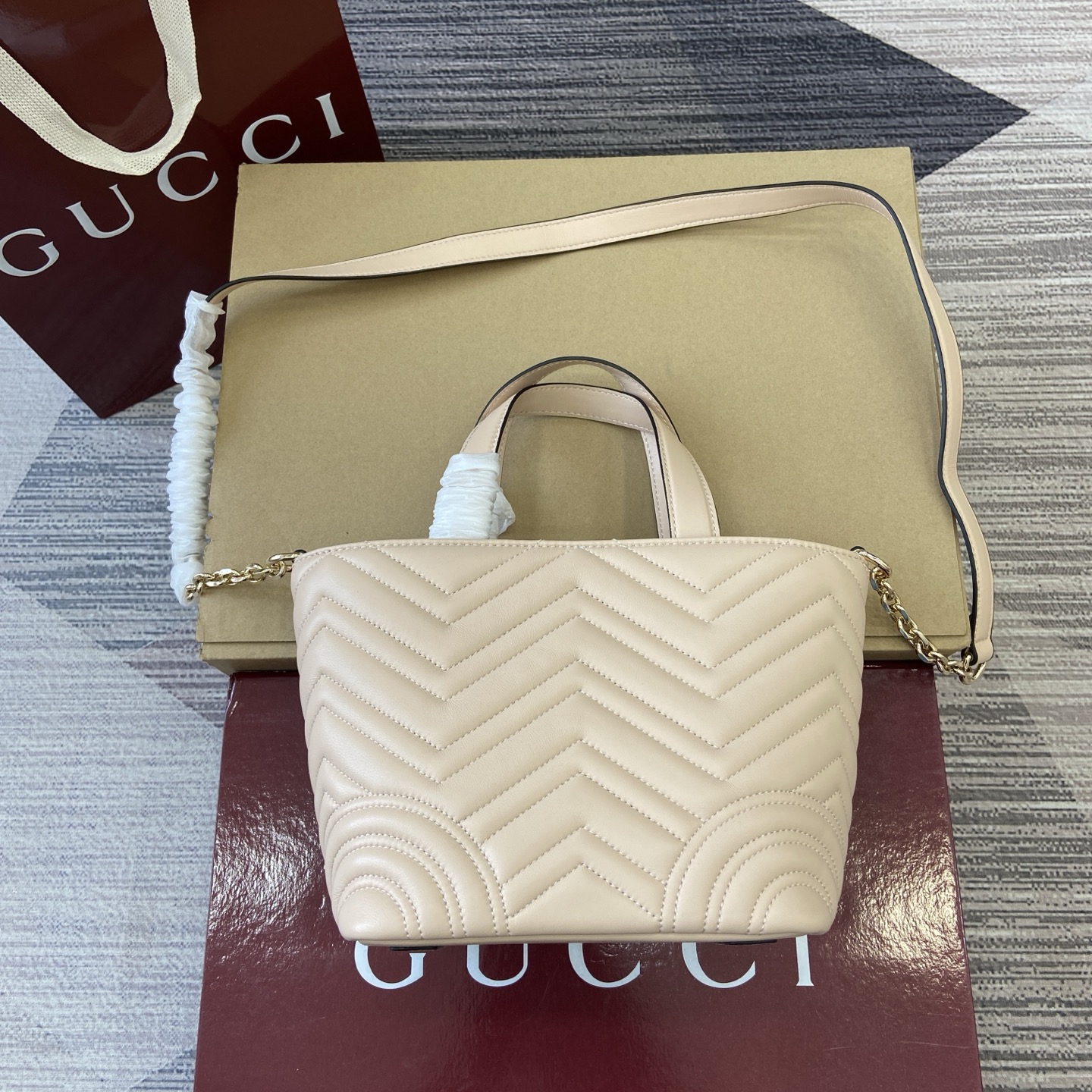 Gucci Betty small tote bag