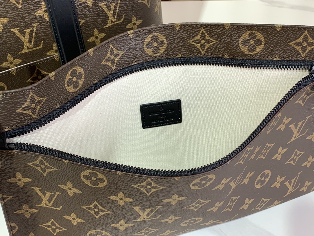 Louis Vuitton M45734 Weekend Tote Bag