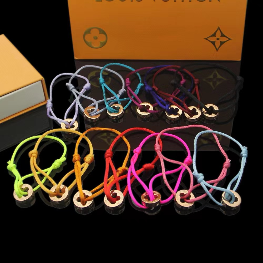 lV- bracelet.-pseudo gold