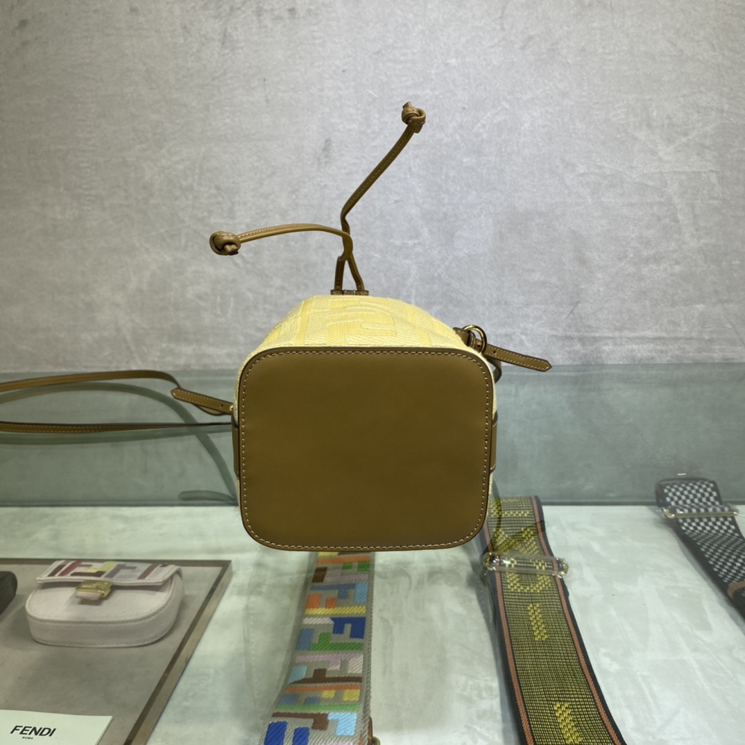 FENDI-Denim FF Logo Embroidered Bucket Bag