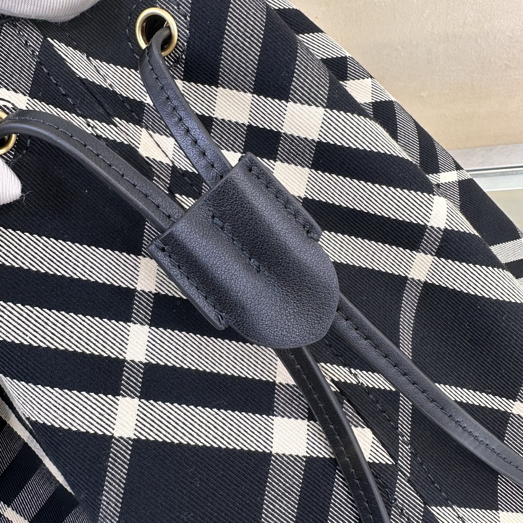Burberry-Check Drawstring Pouch​