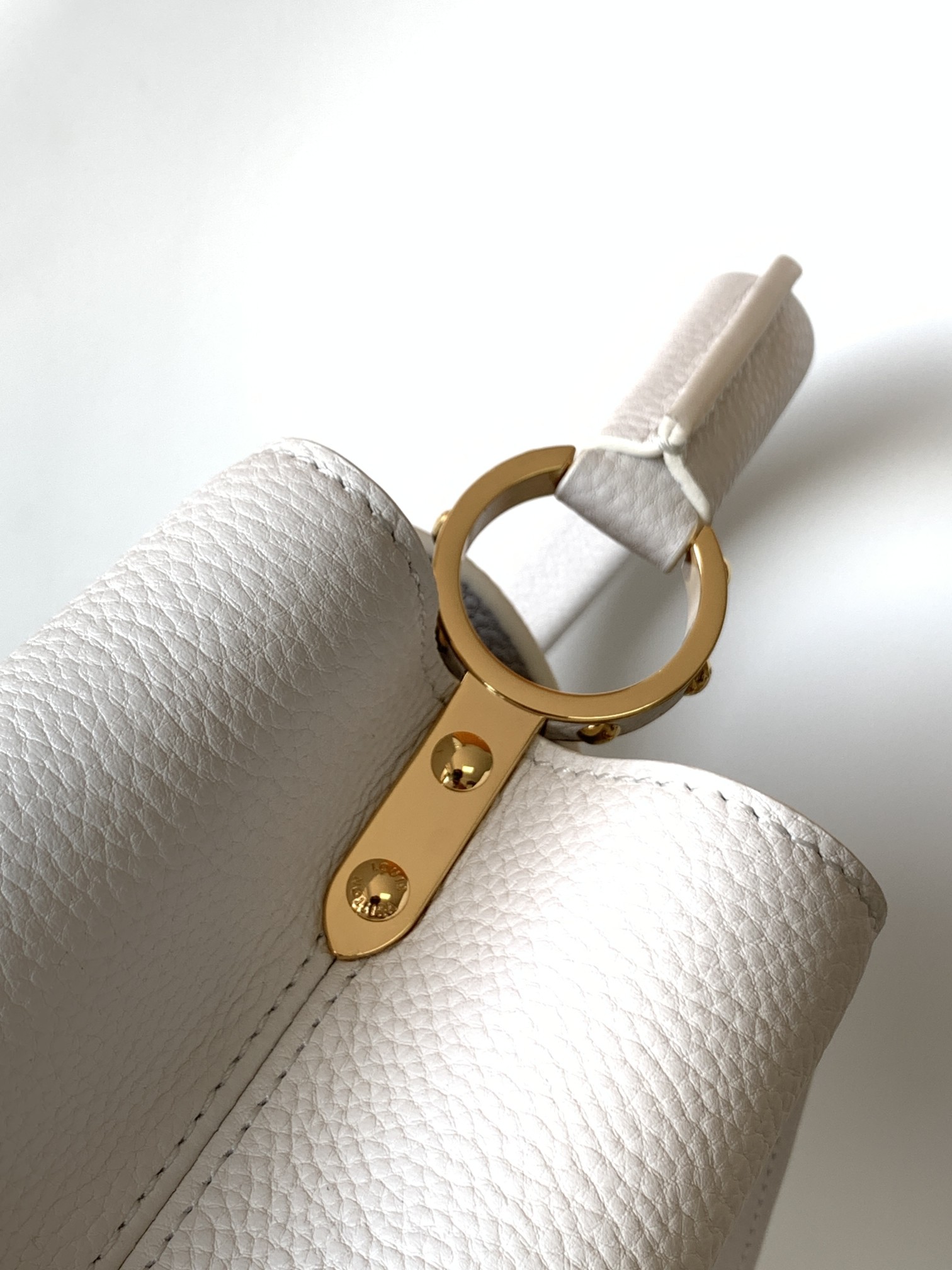 Capucines-M56071- whitemini handbag