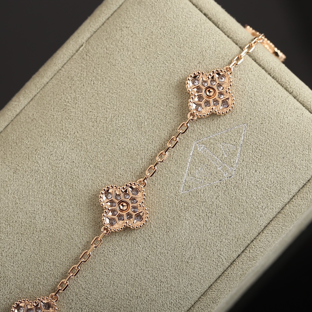 Van Cleef & Arpels diamond bracelet