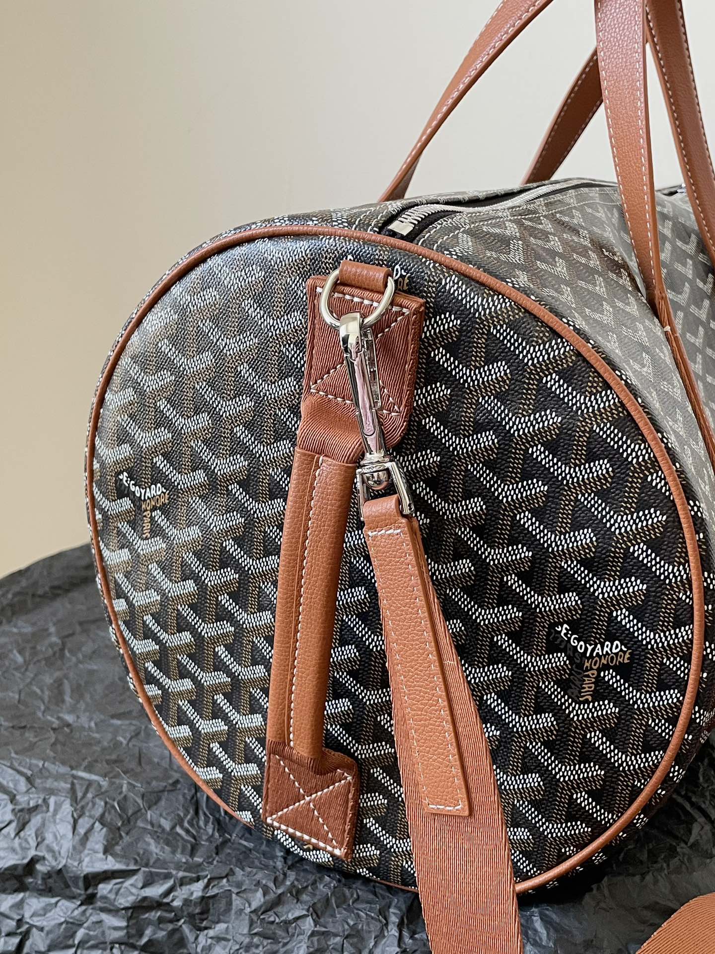 Goyard Barrel 40 – Black & Brown