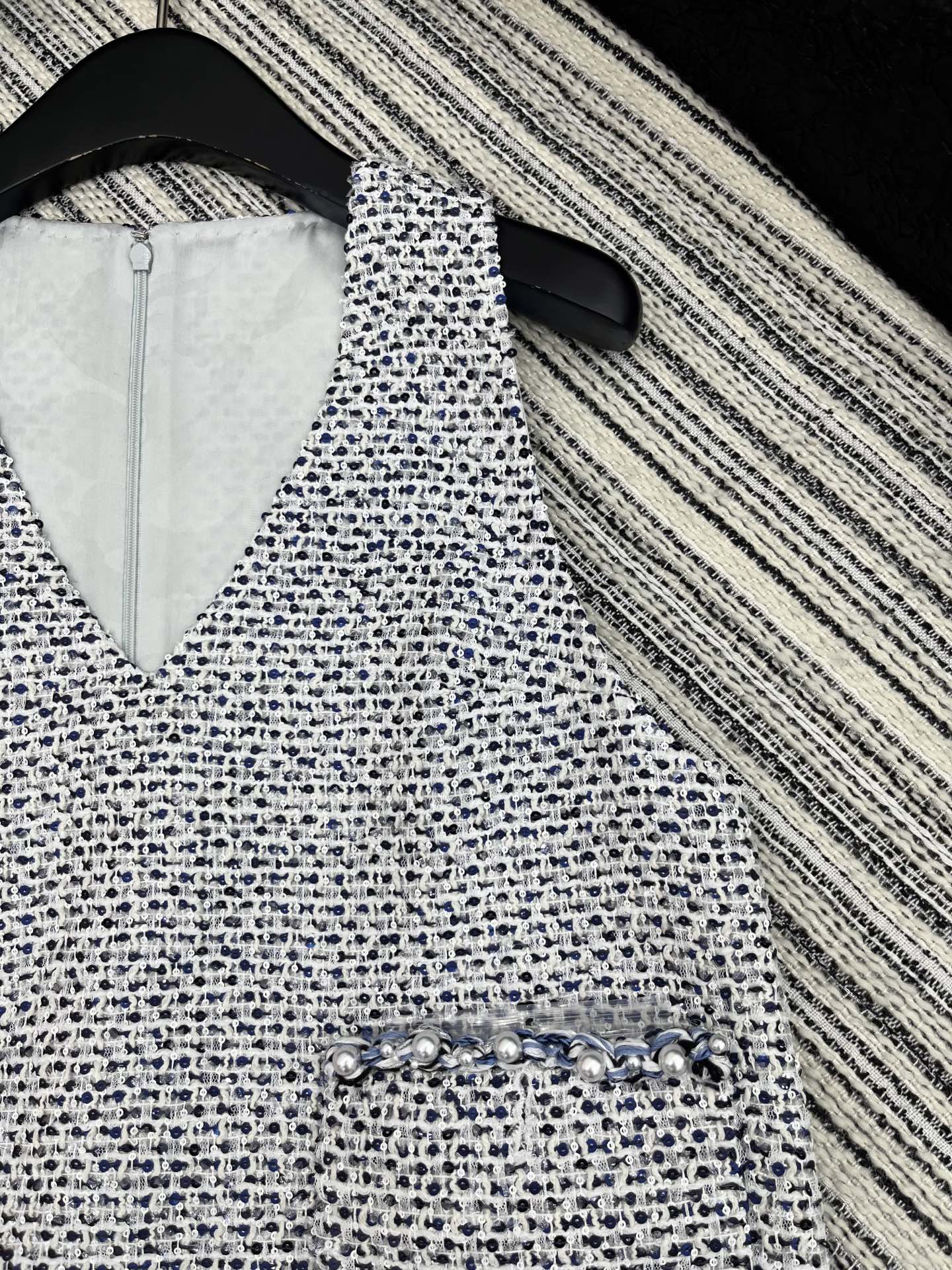 Chanel-2025 New Tweed Round-Neck Pearl Vest Dress