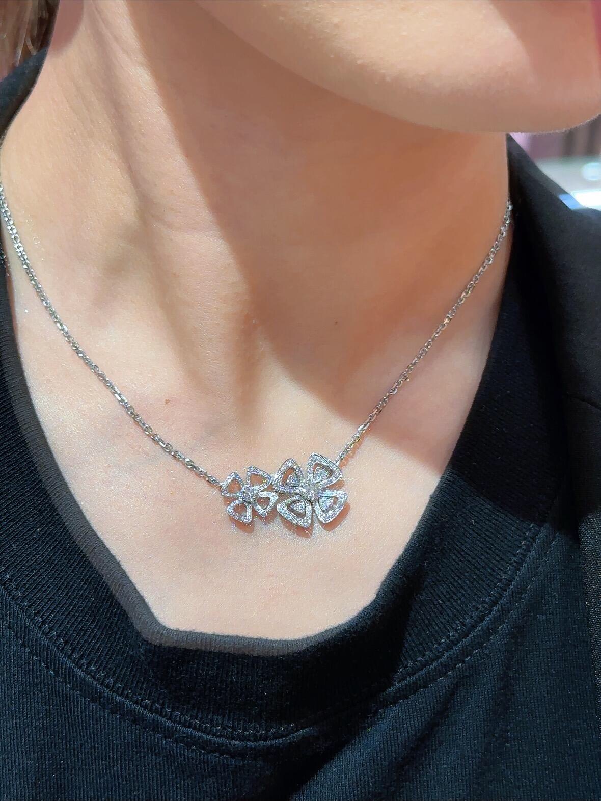 Necklace with diamond petals