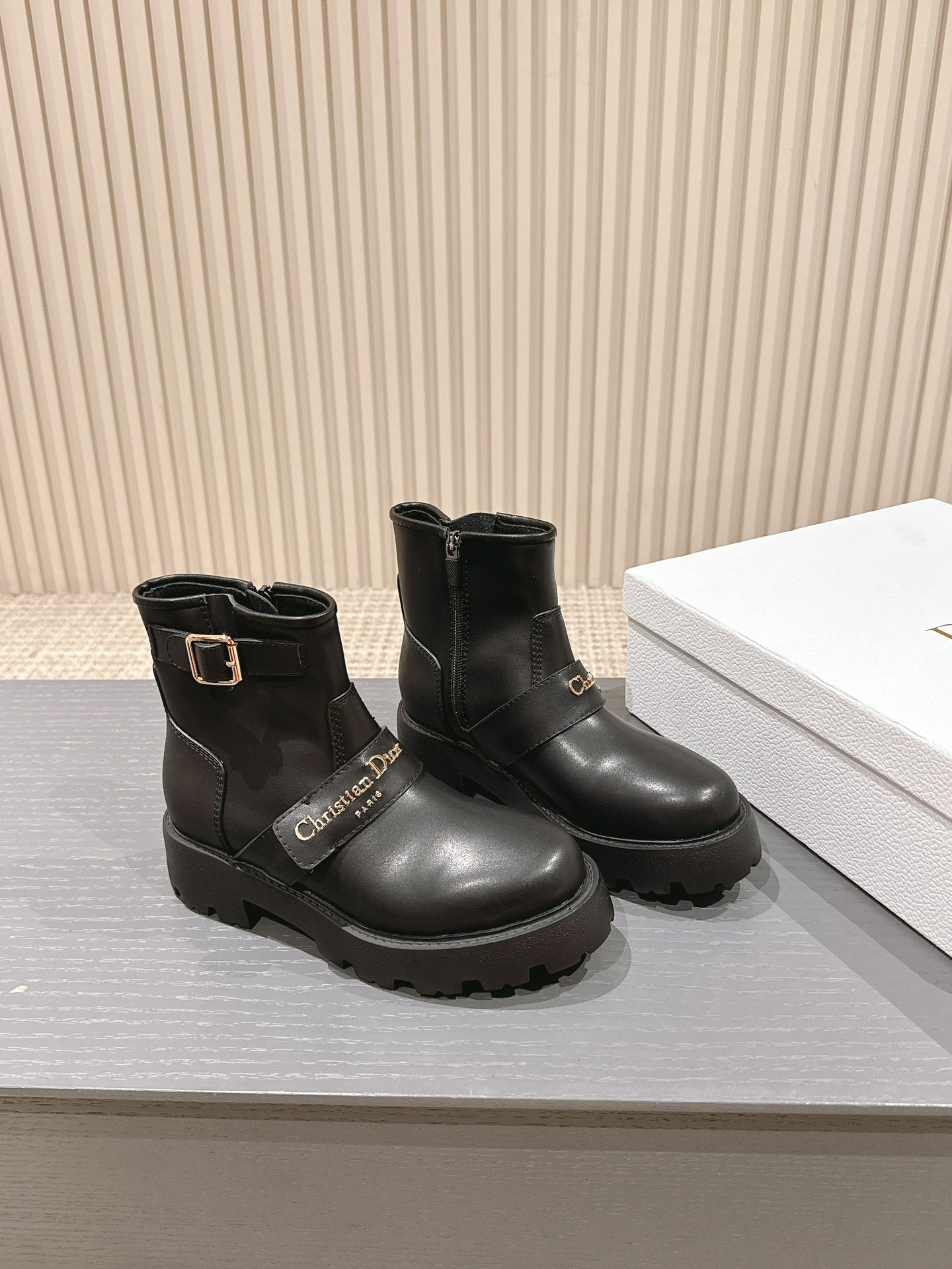 D-Quest Ankle Boot