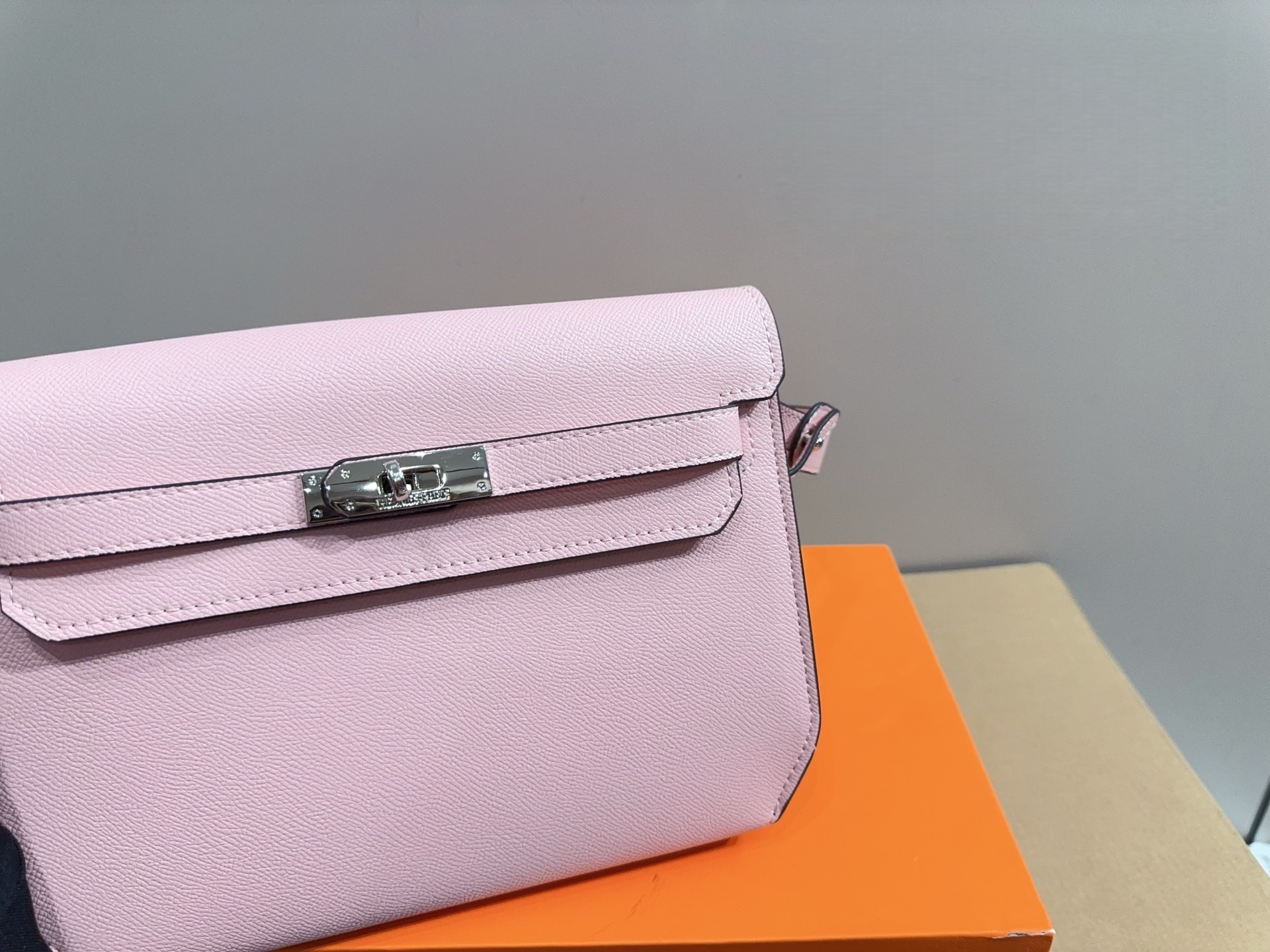 Hermès Kelly Dépêches pouch