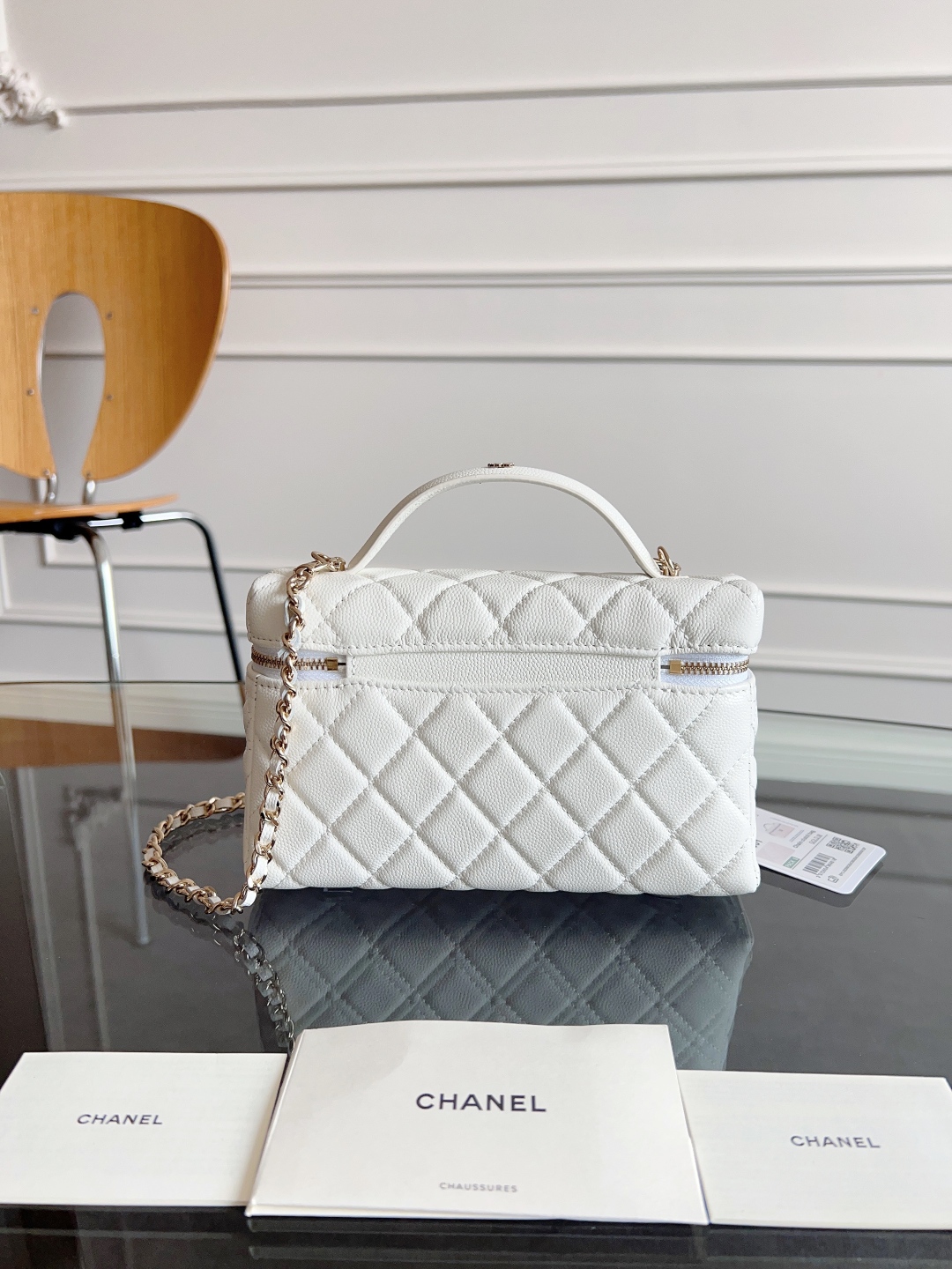 CHANEL=Long Vanity with chain