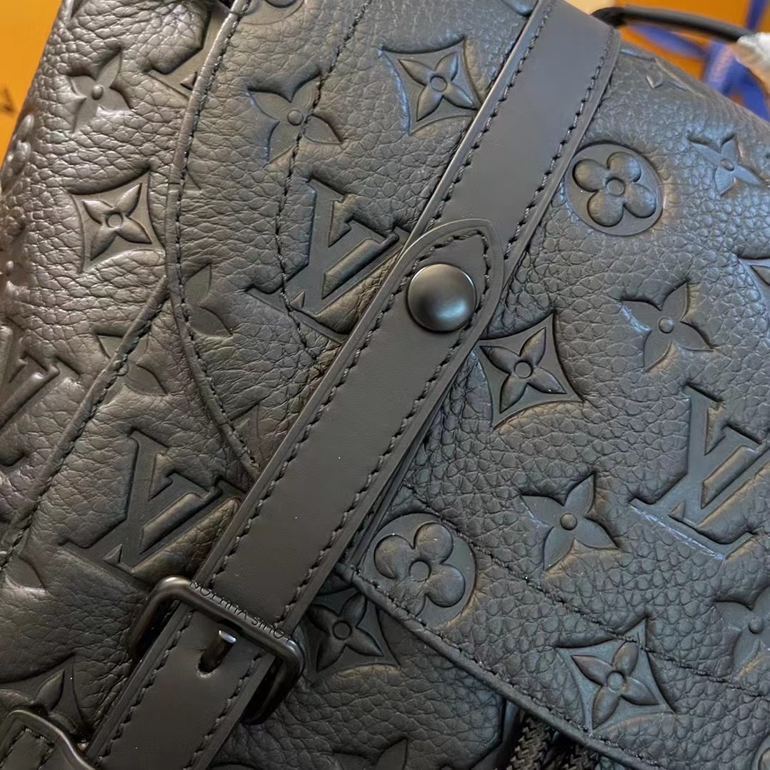 Louis Vuitton Monogram Taurillon Leather M55699 Christopher MM