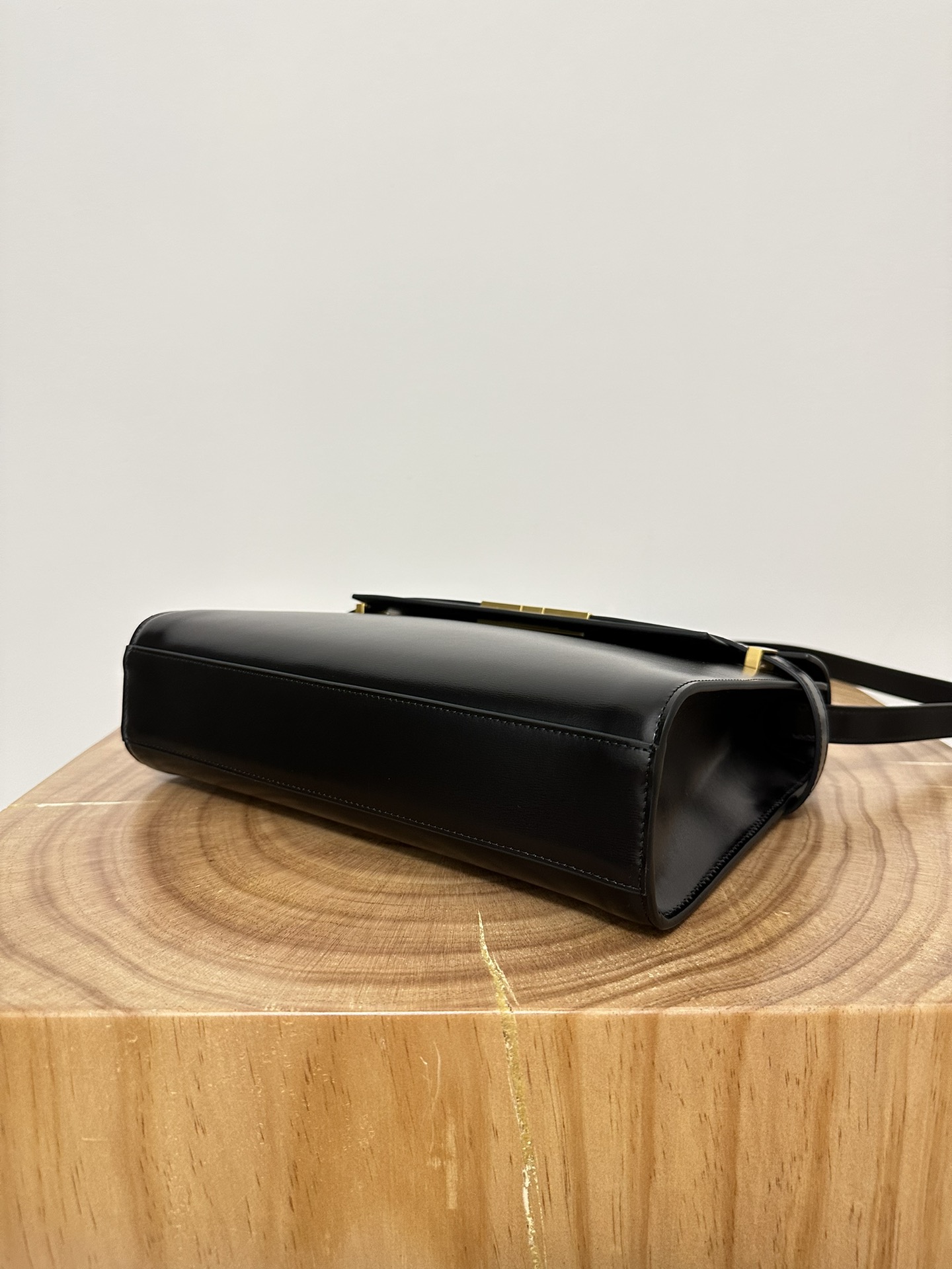 Saint Laurent Manhattan Baguette Bag