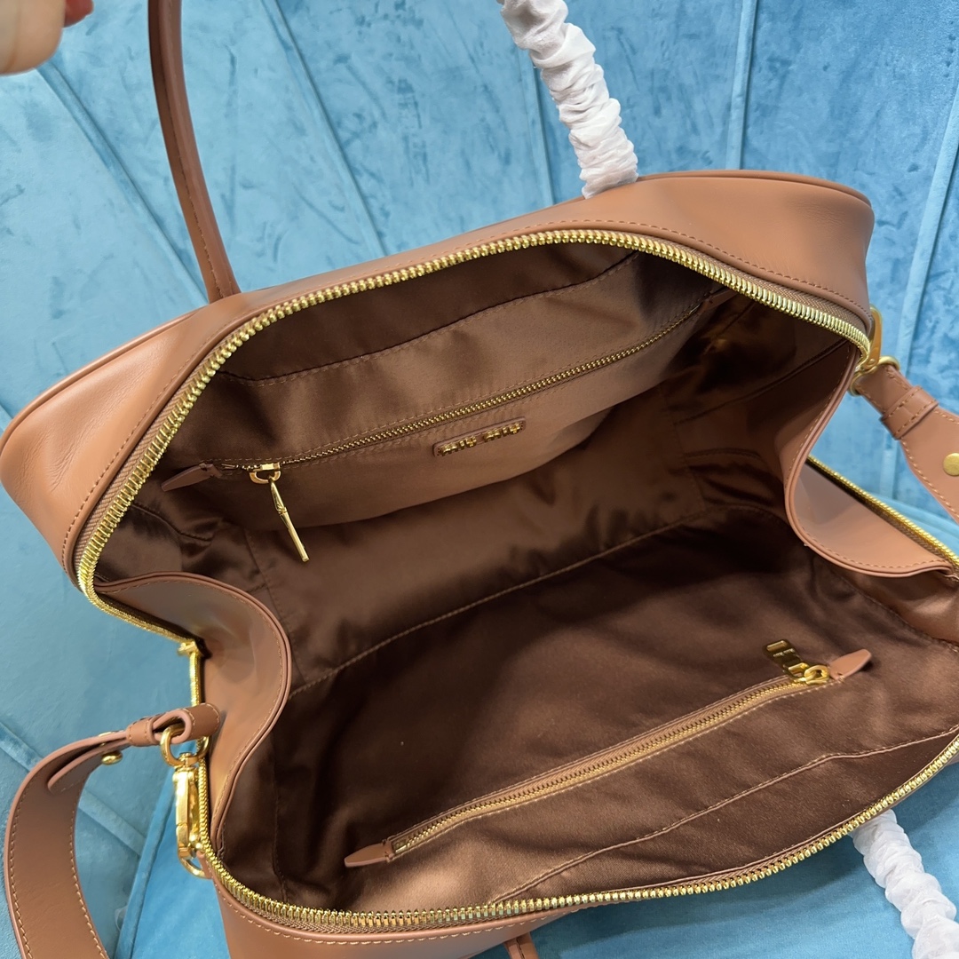 Miu Miu-Leather Beau bag- Cognac