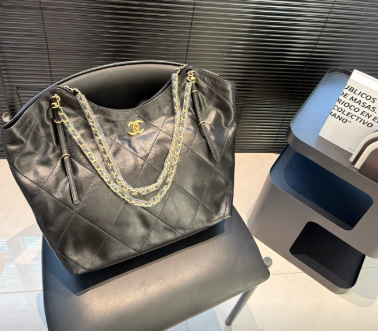 CHANEL Maxi Shopping Bag Calfskin & Gold-Tone Metal Black