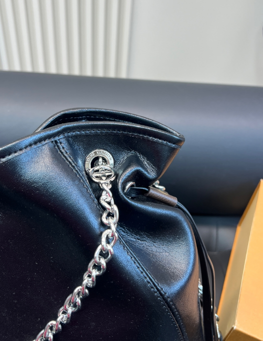 LOUIS VUITTON M25545 Off Duty Vibe MM