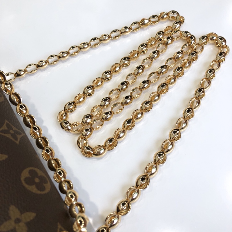 Louis Vuitton Victoire Cherry