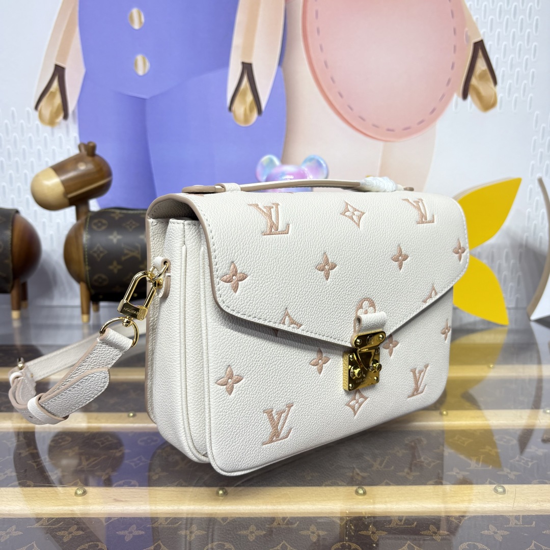 LV M14977 Pochette Métis