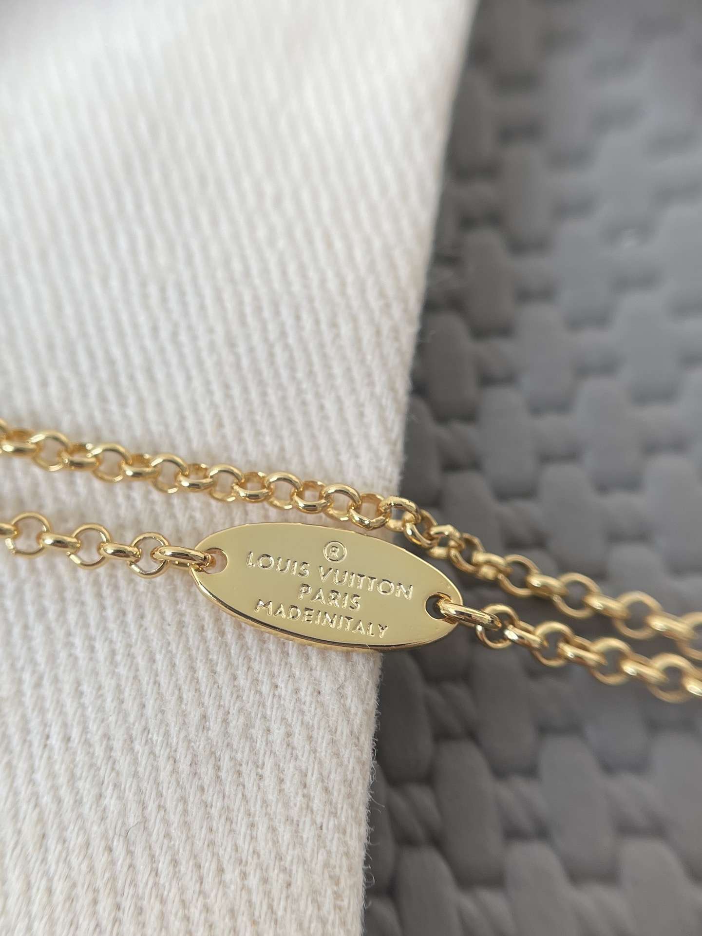 M01845 Lady LV Necklace