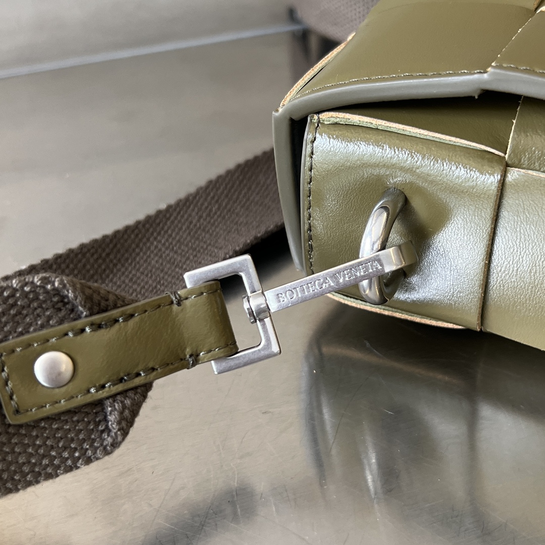 BV-Cassette With Versatile Strap