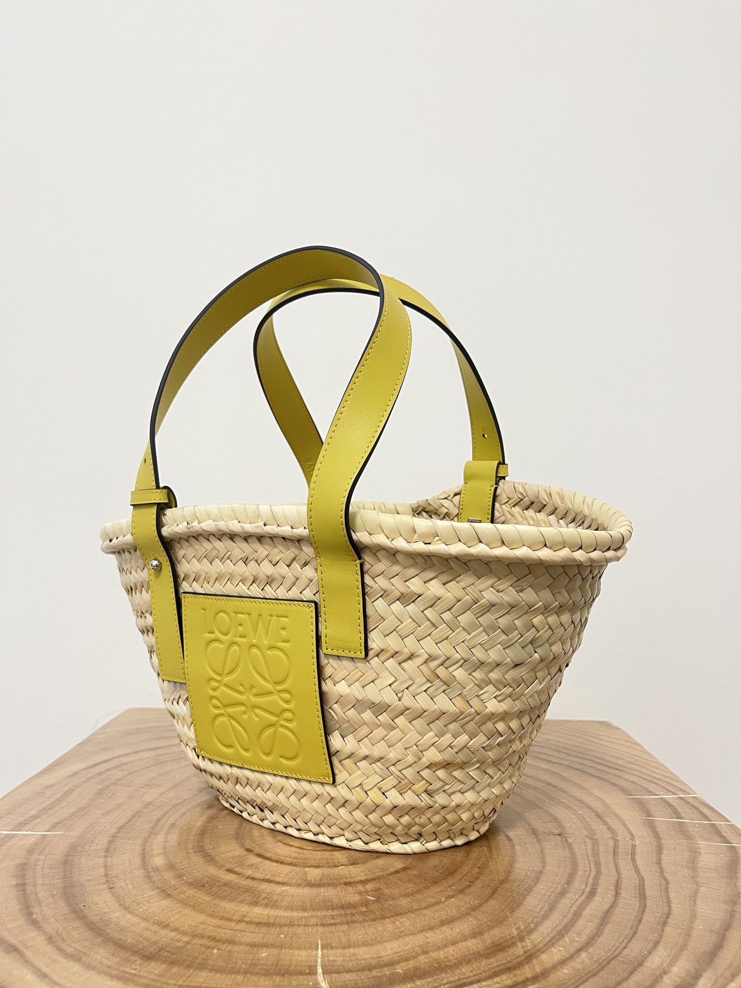 Loewe-Basket bag in palm leaf and calfskin-