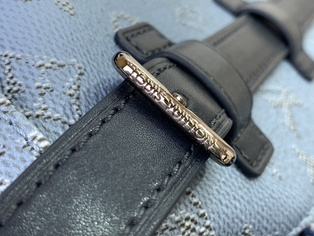 LV-M14676 Christopher MM