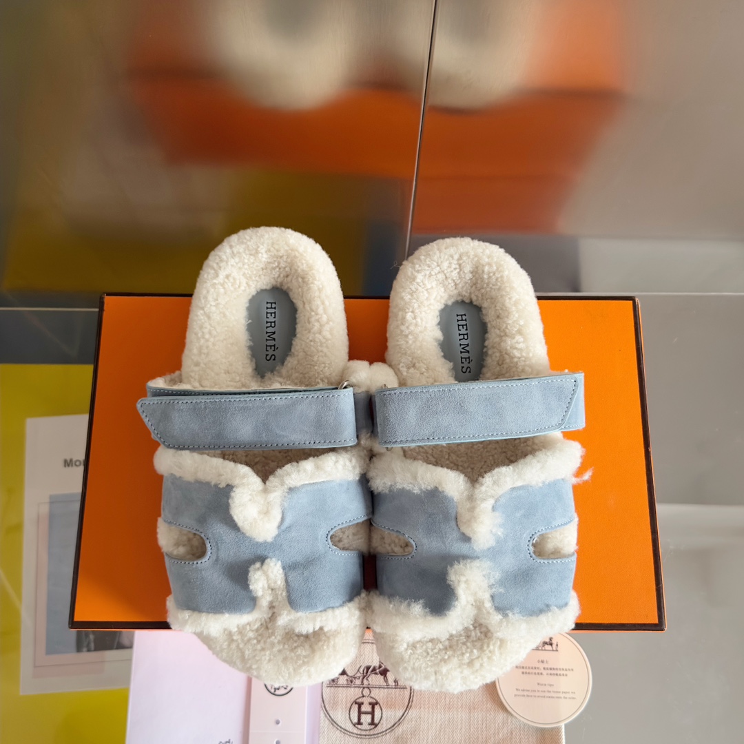 Hermès slippers baby blue