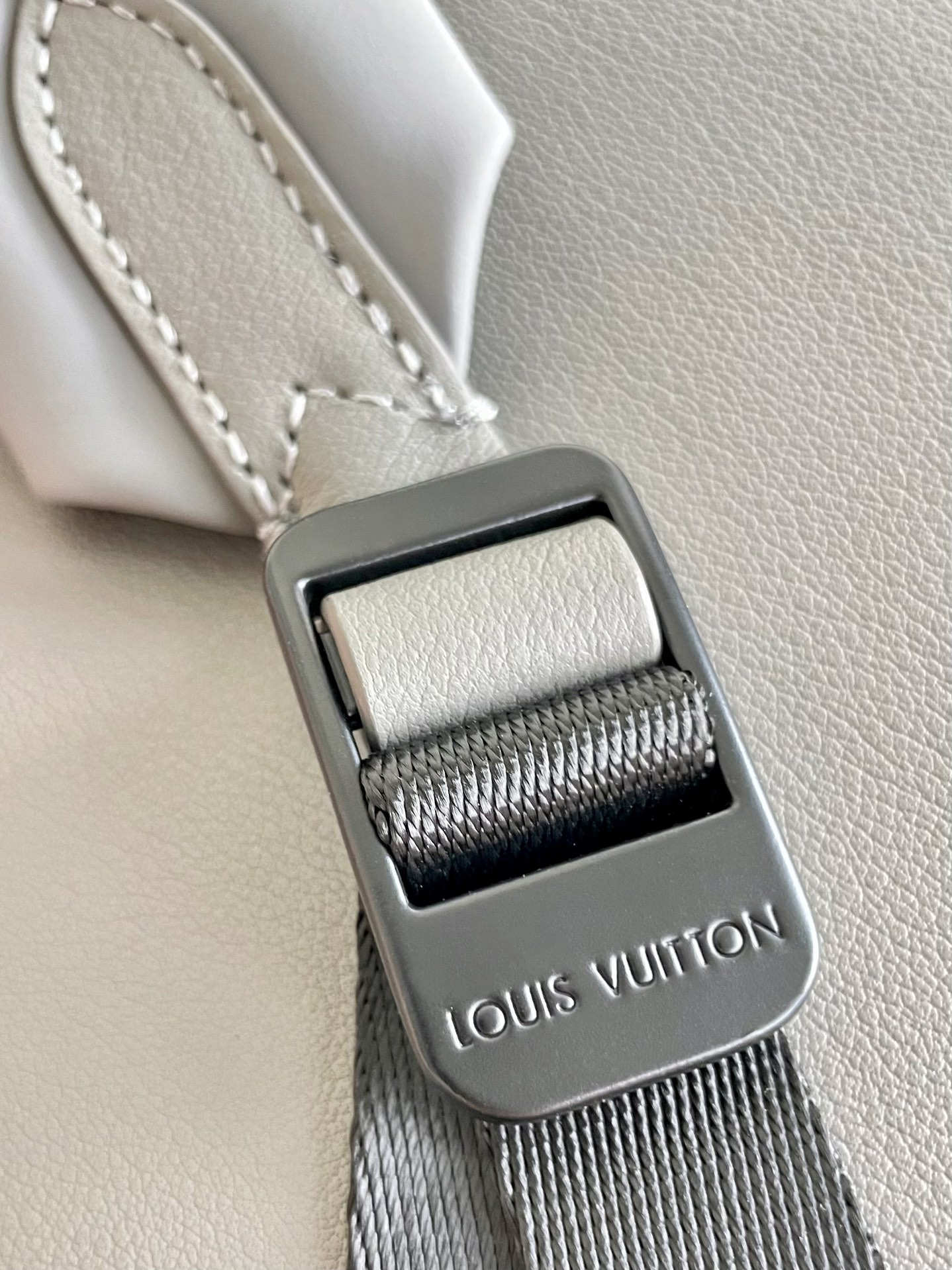 Louis Vuitton M46557 Discovery Backpack