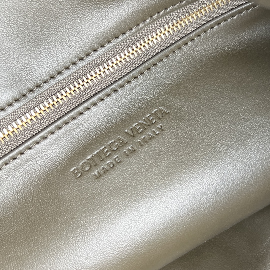 Bv New Large HOP Leather Bag (Model 763970)