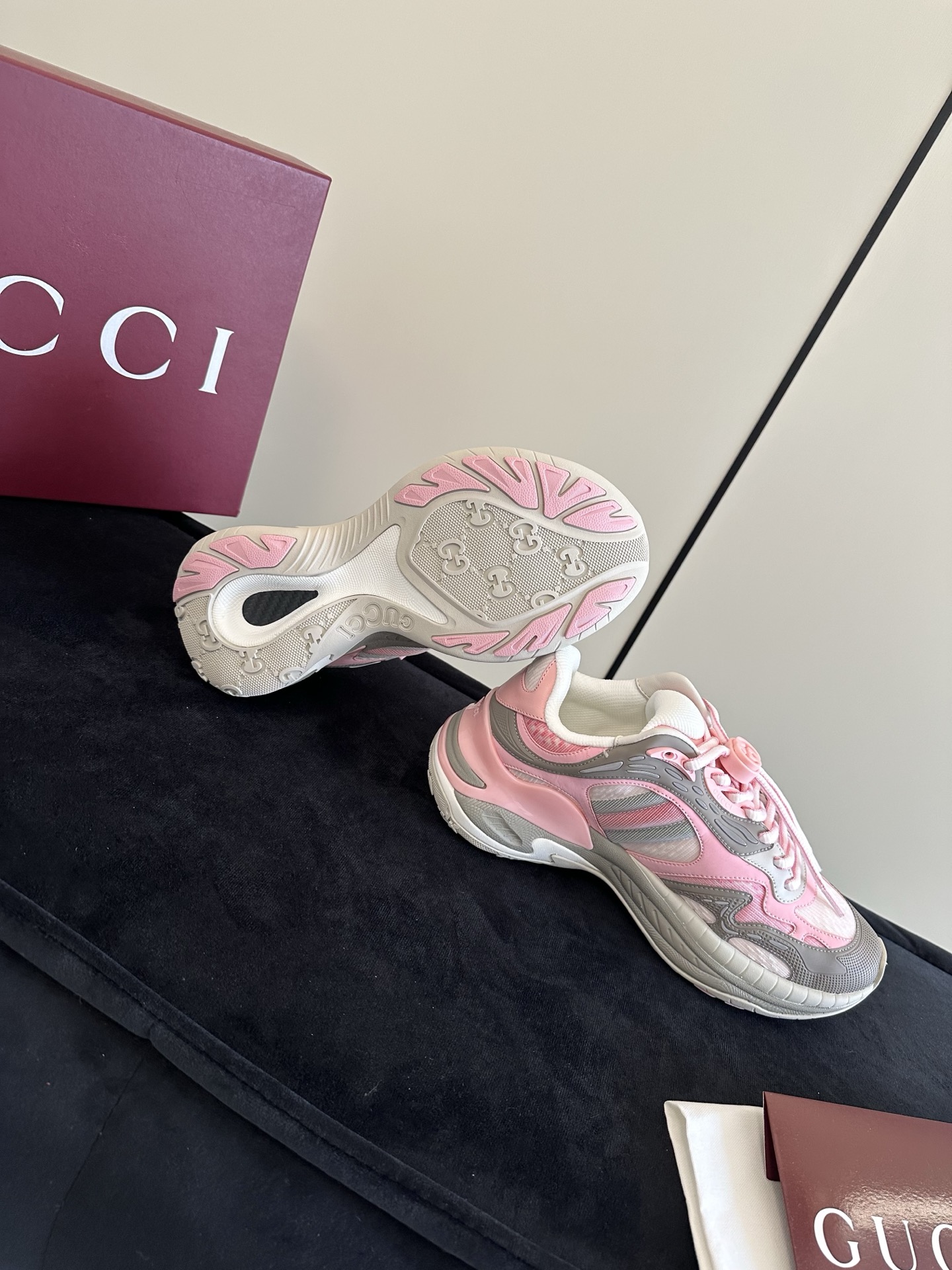 Women's Gucci 2.0 trainer