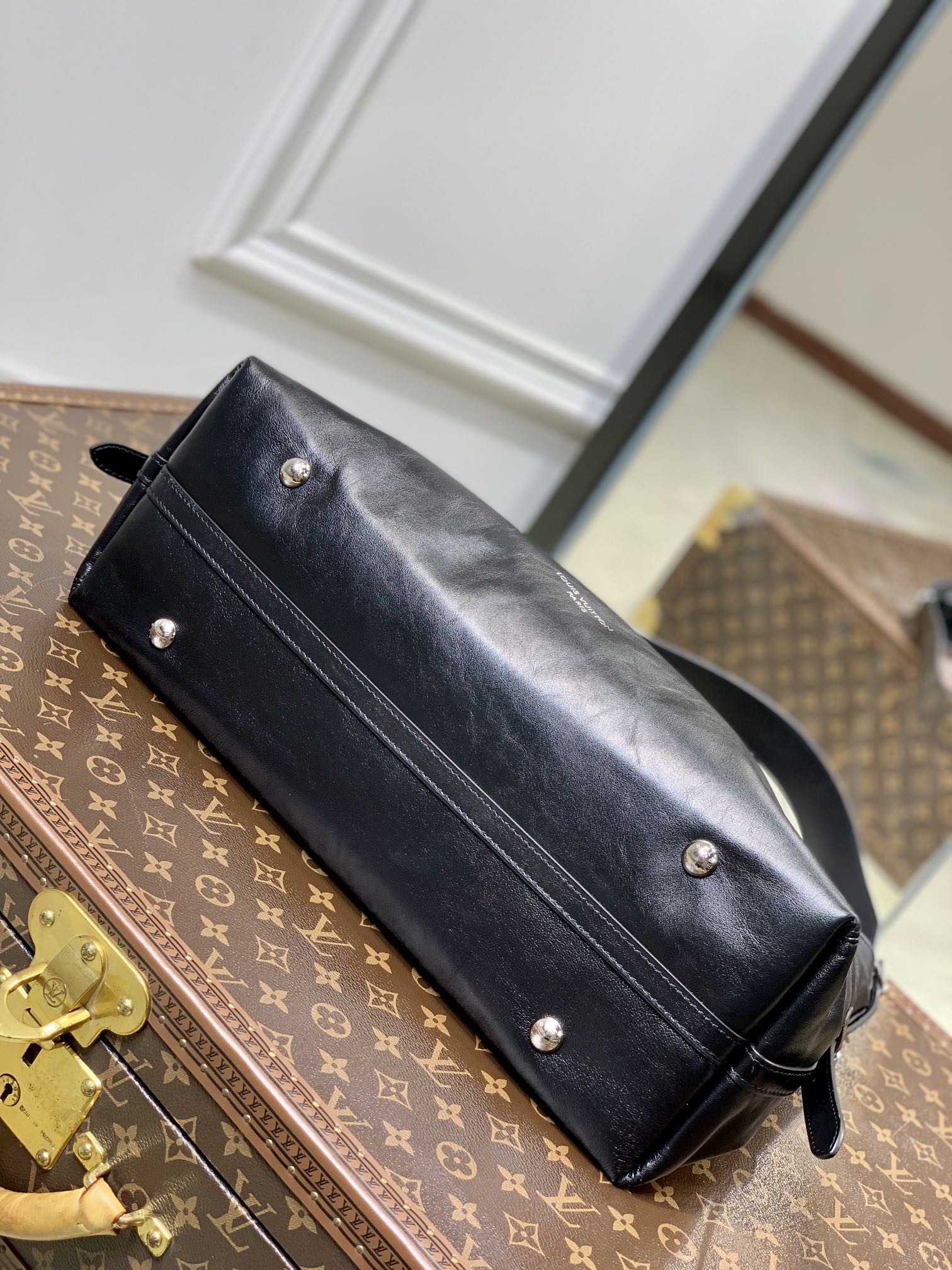Louis Vuitton M25143 CarryAll MM Dark Black