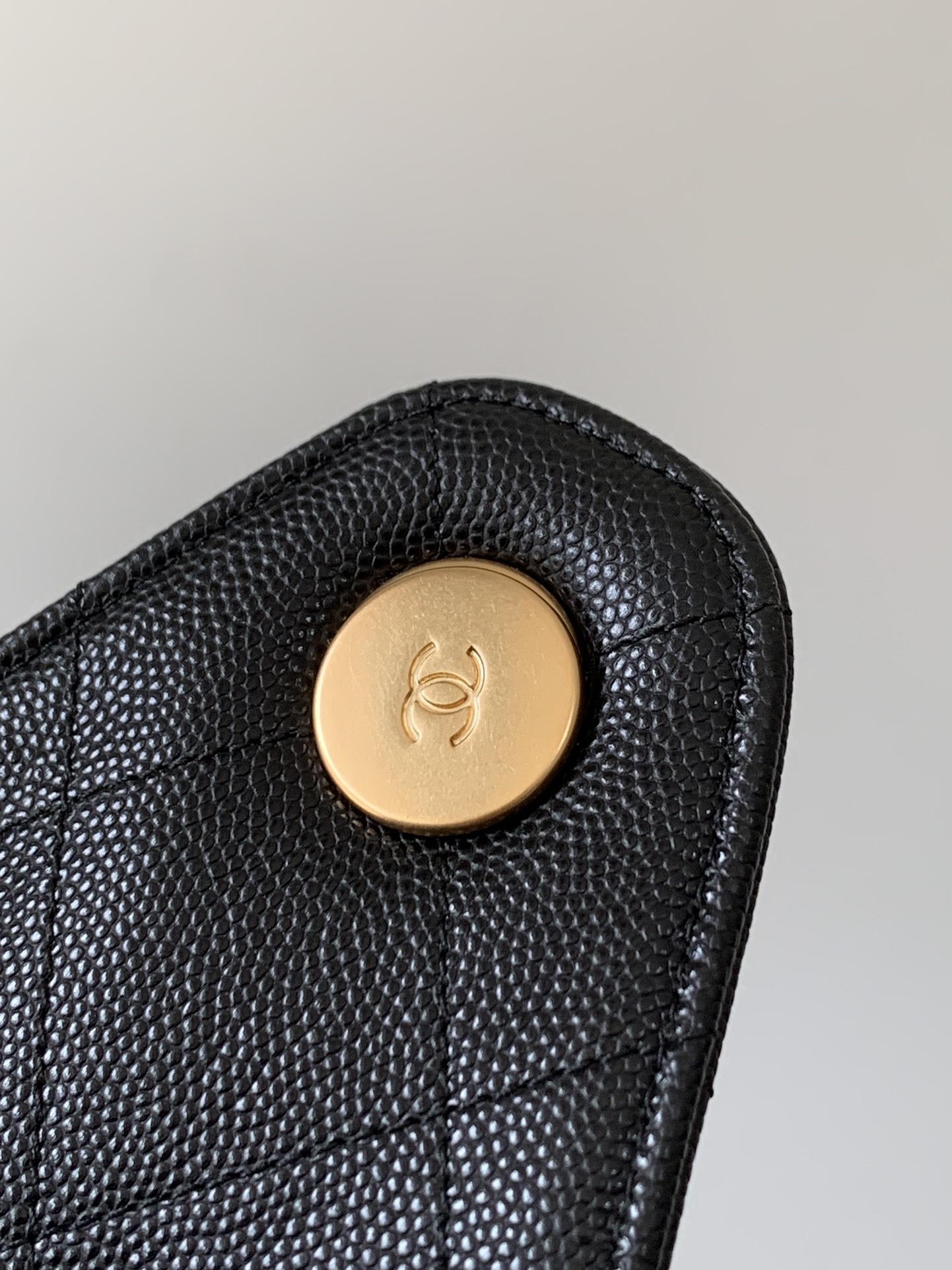 CHANEL 25A Bucket drawstring bag