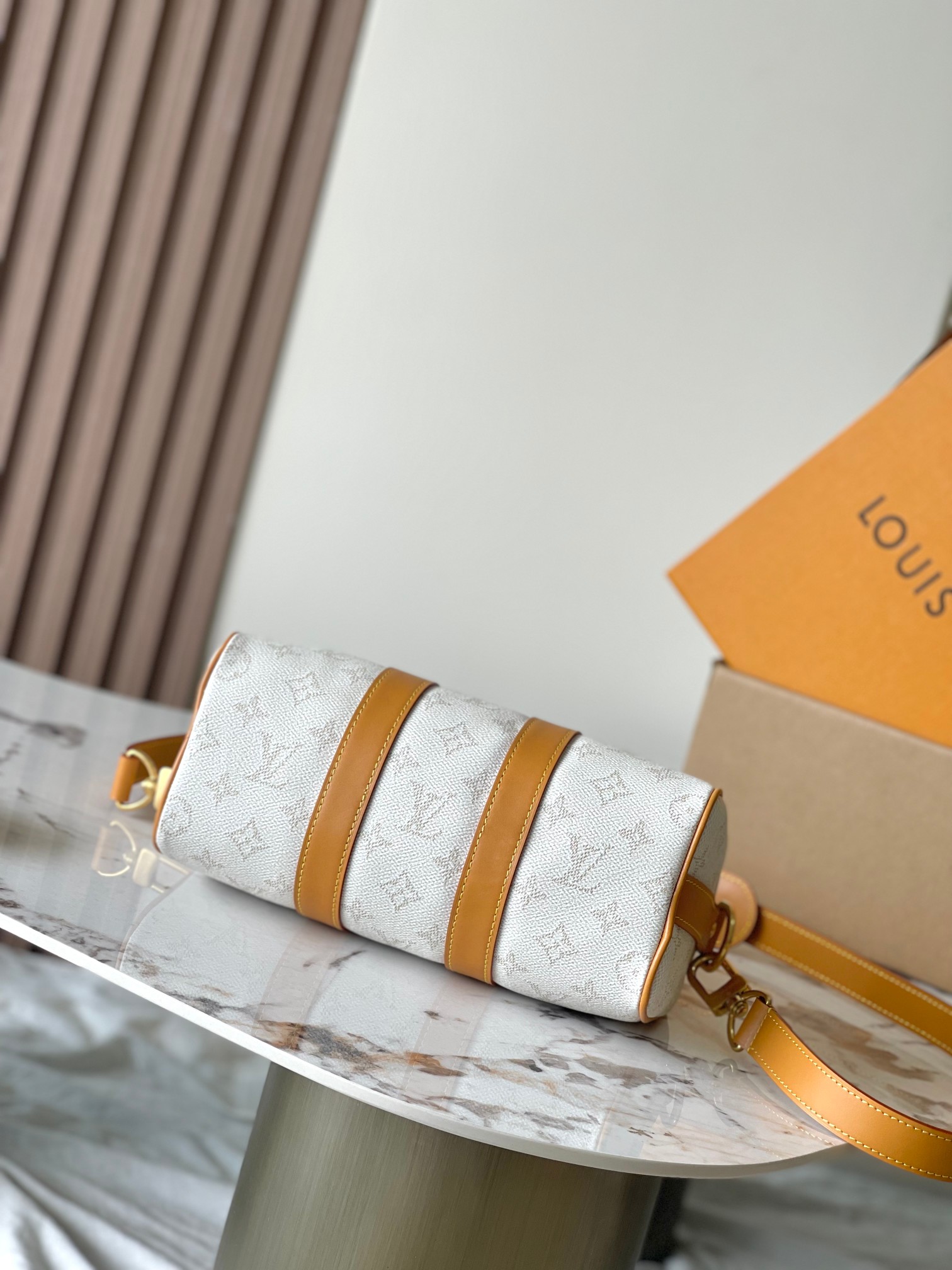 Louis Vuitton M15706 Keepall Bandoulière 25 series