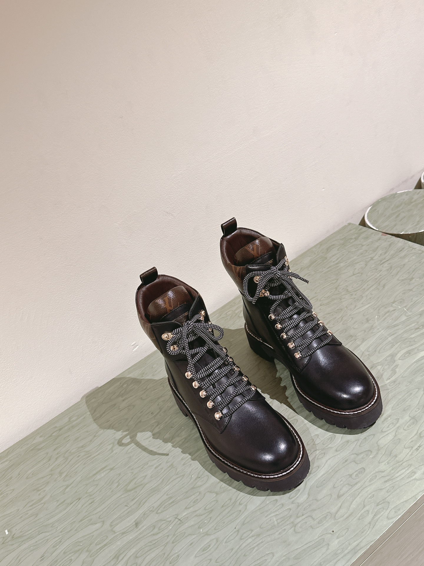 LV-Martin Boots in Black