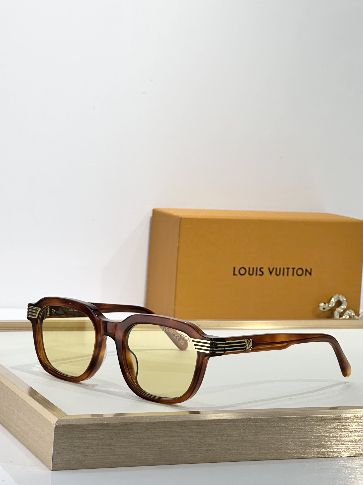 Louis Vuitton LV Slide Square-Round Sunglasses Z2889U