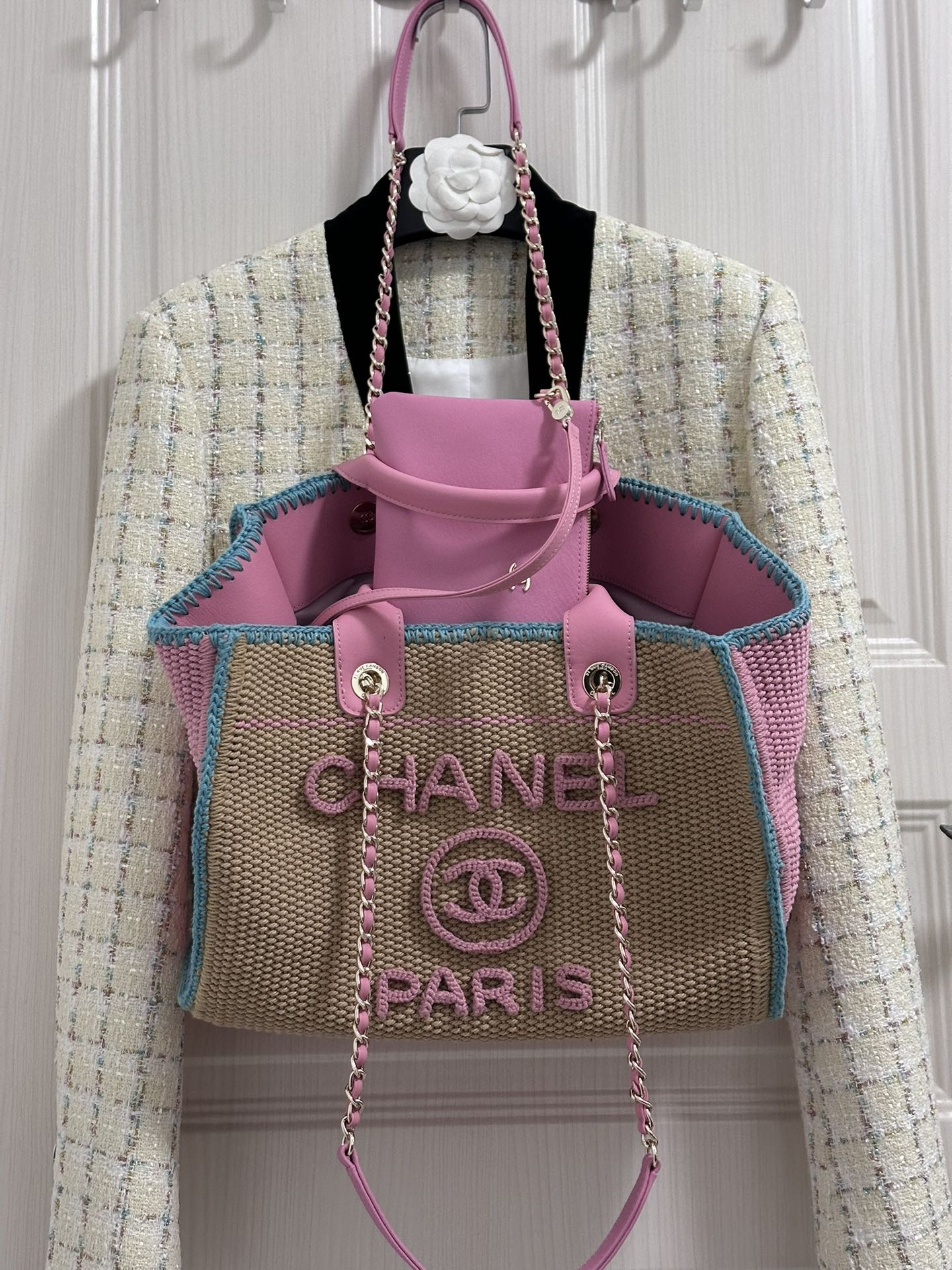 Chanel 24s woven beach bag-pink