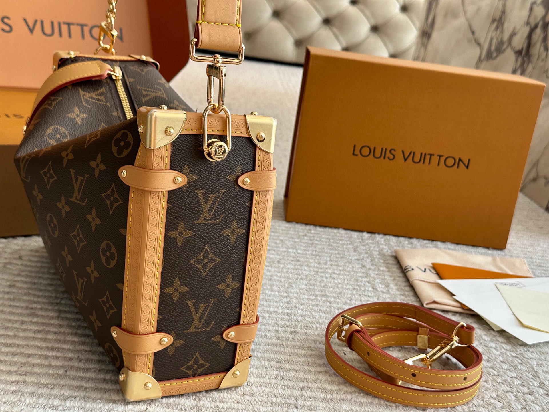LV M14513 SIDE TRUNK- GM