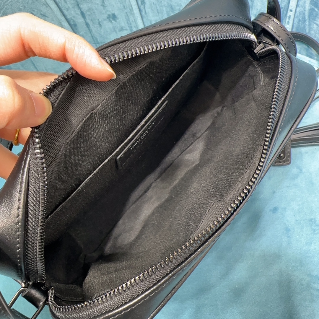 LOU quilted leather camera bag MONOGRAM SAINT LAURENT shoulder bag-black