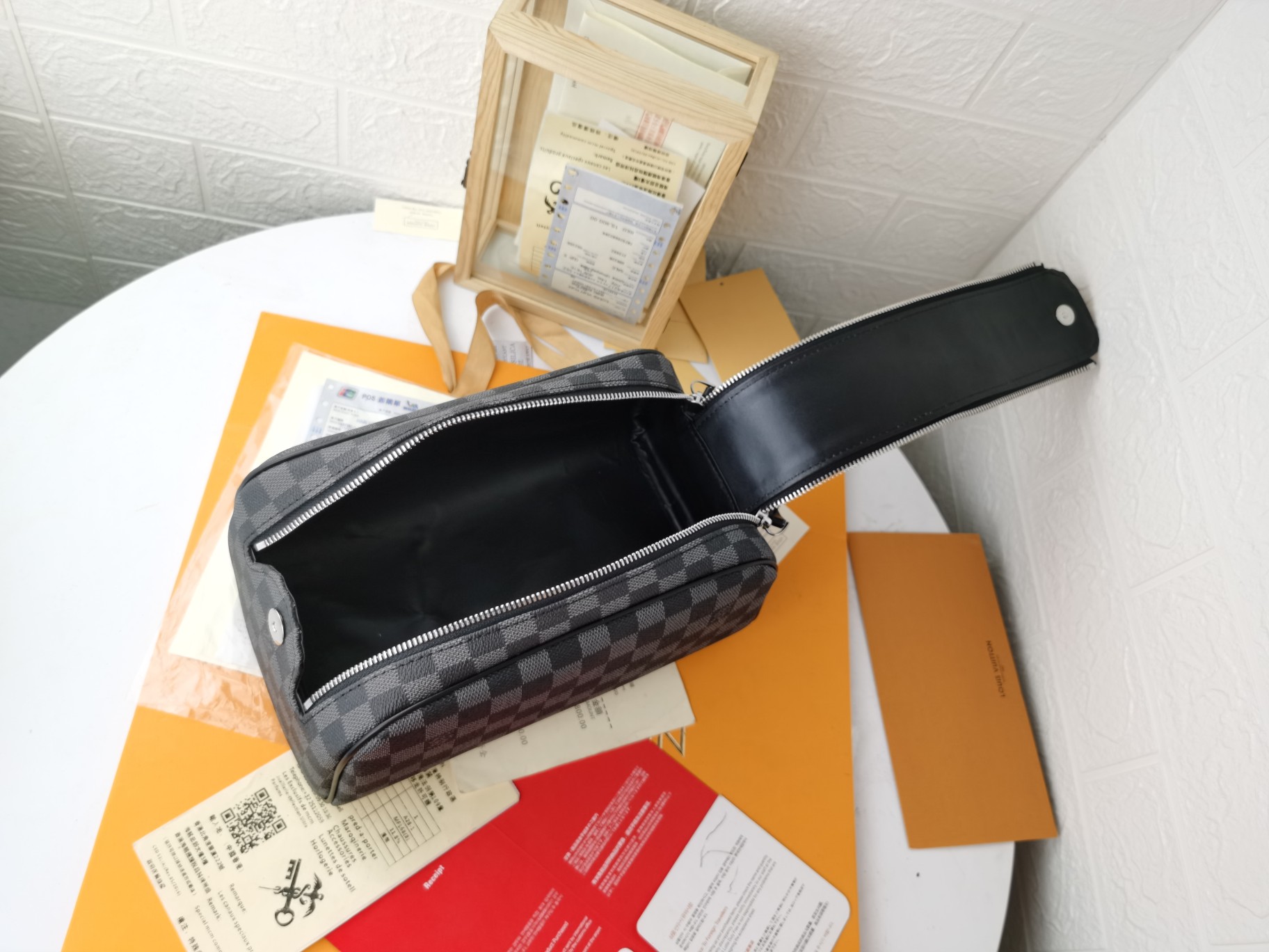 LOUIS VUITTON N40127 Dopp Kit Toilet Pouch