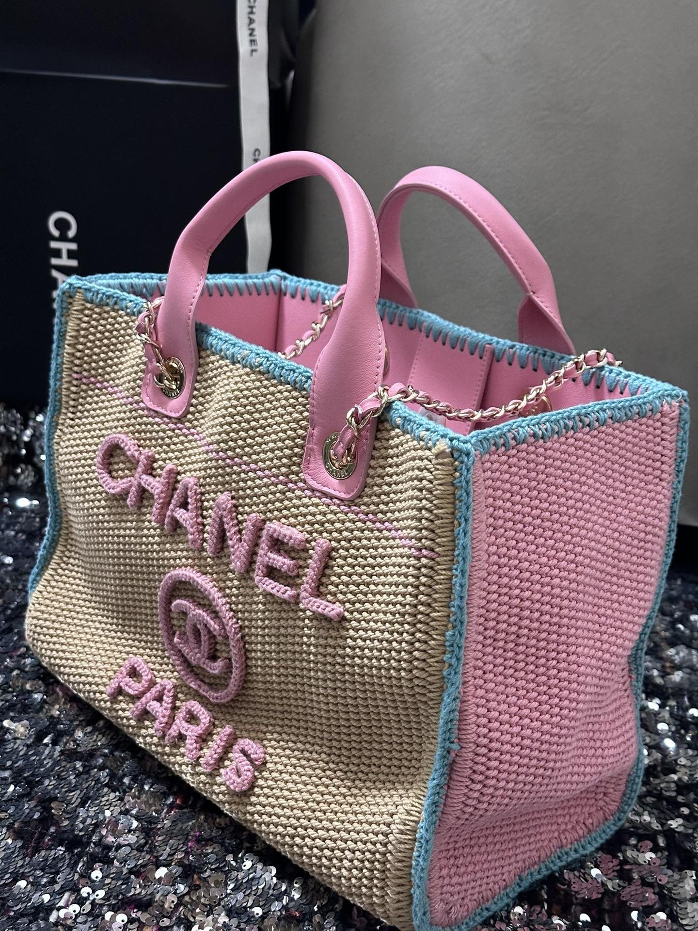 Chanel 24s woven beach bag-pink