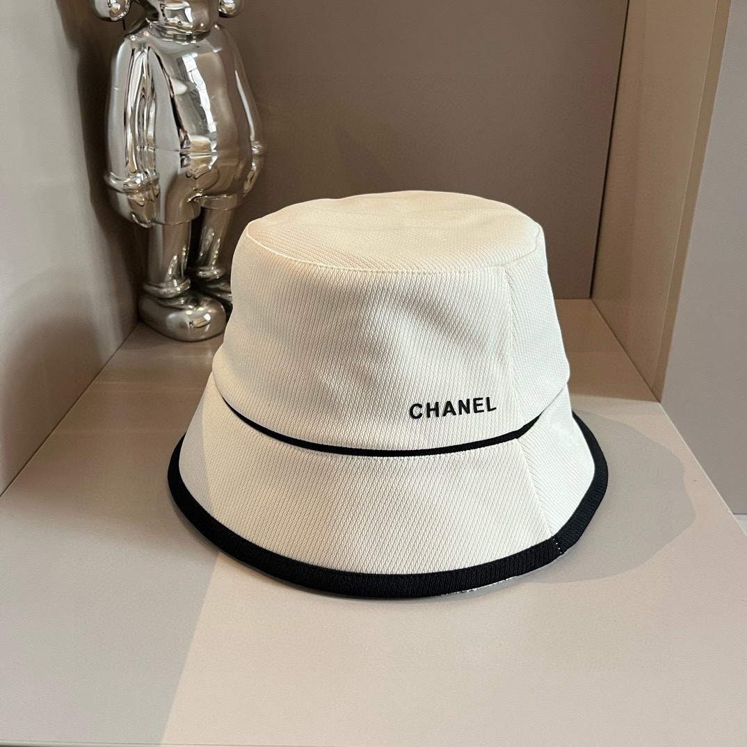 Chanel new bucket hat-White