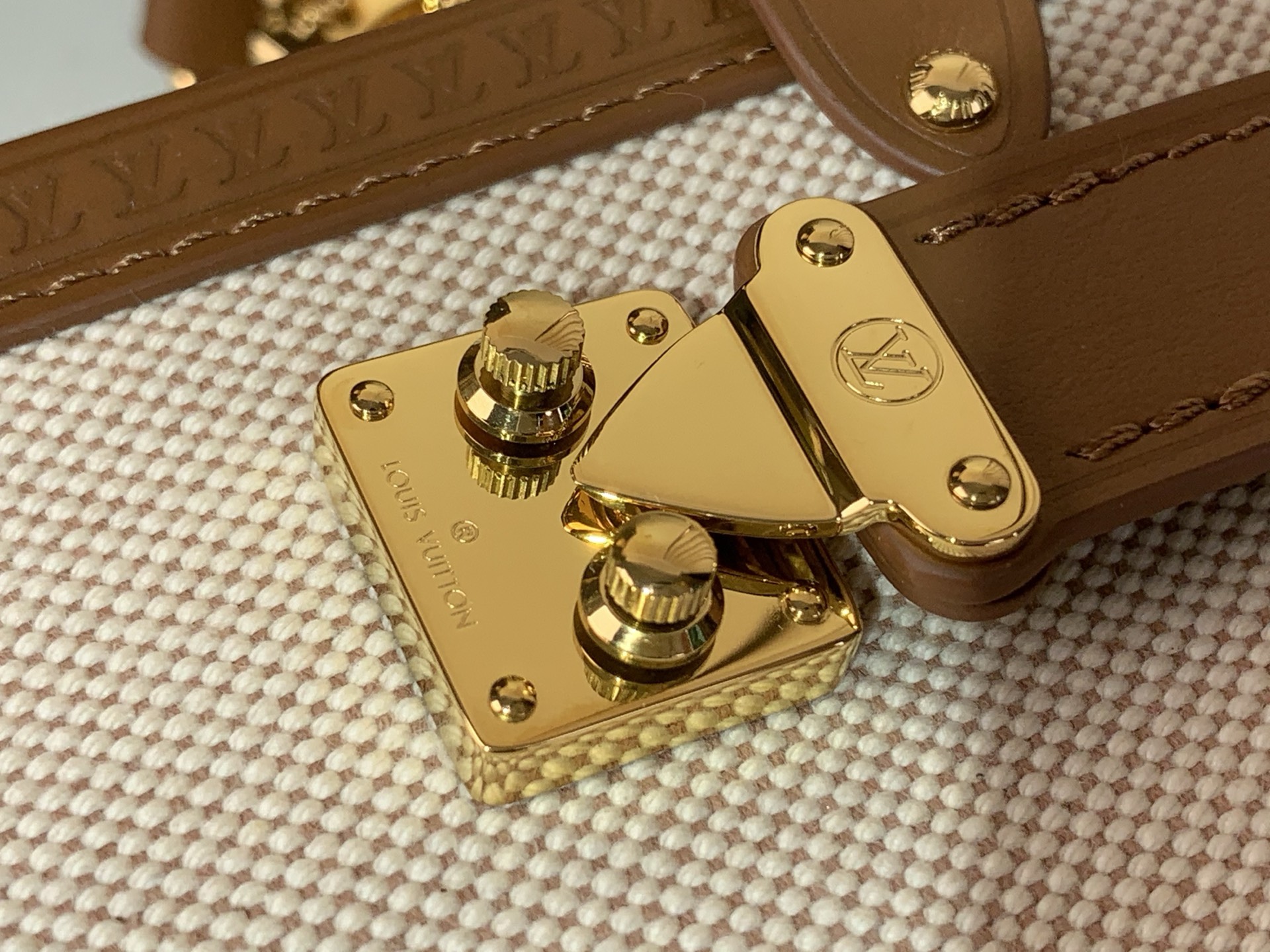 LV M14411 Side Trunk MM