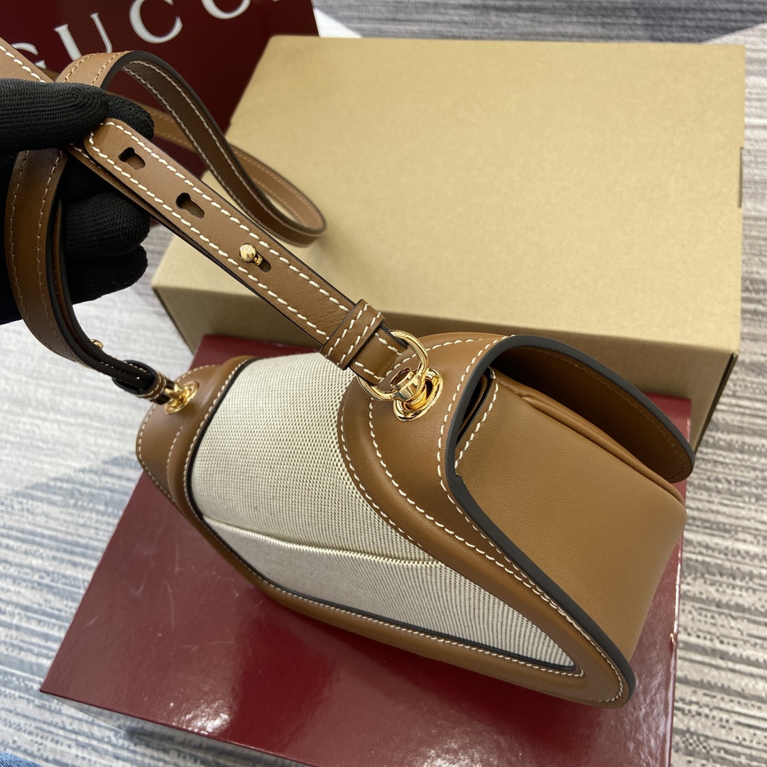 Gucci Blondie top handle bag