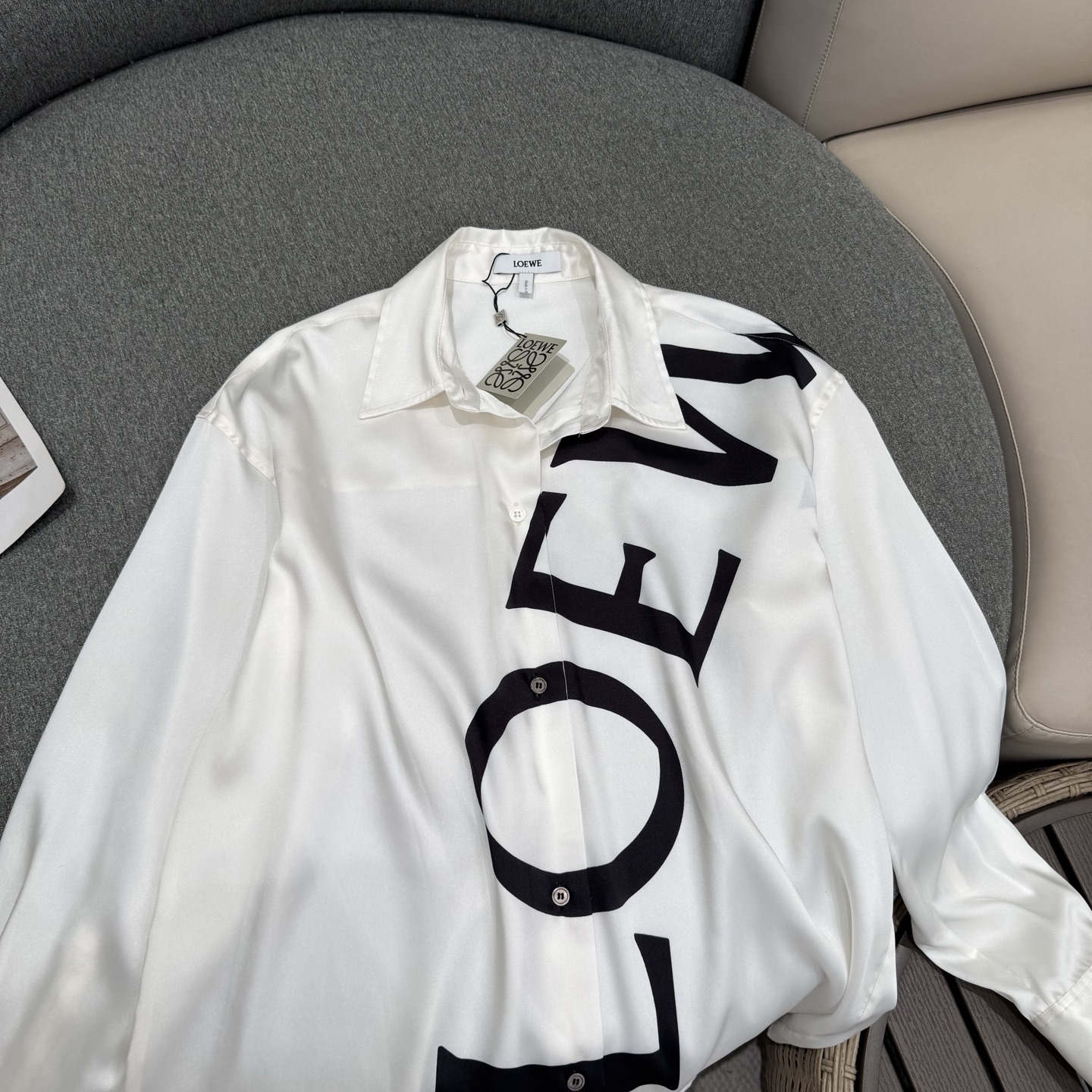 Loewe 2025 Spring/Summer Logo Print Loose Silk Satin Shirt