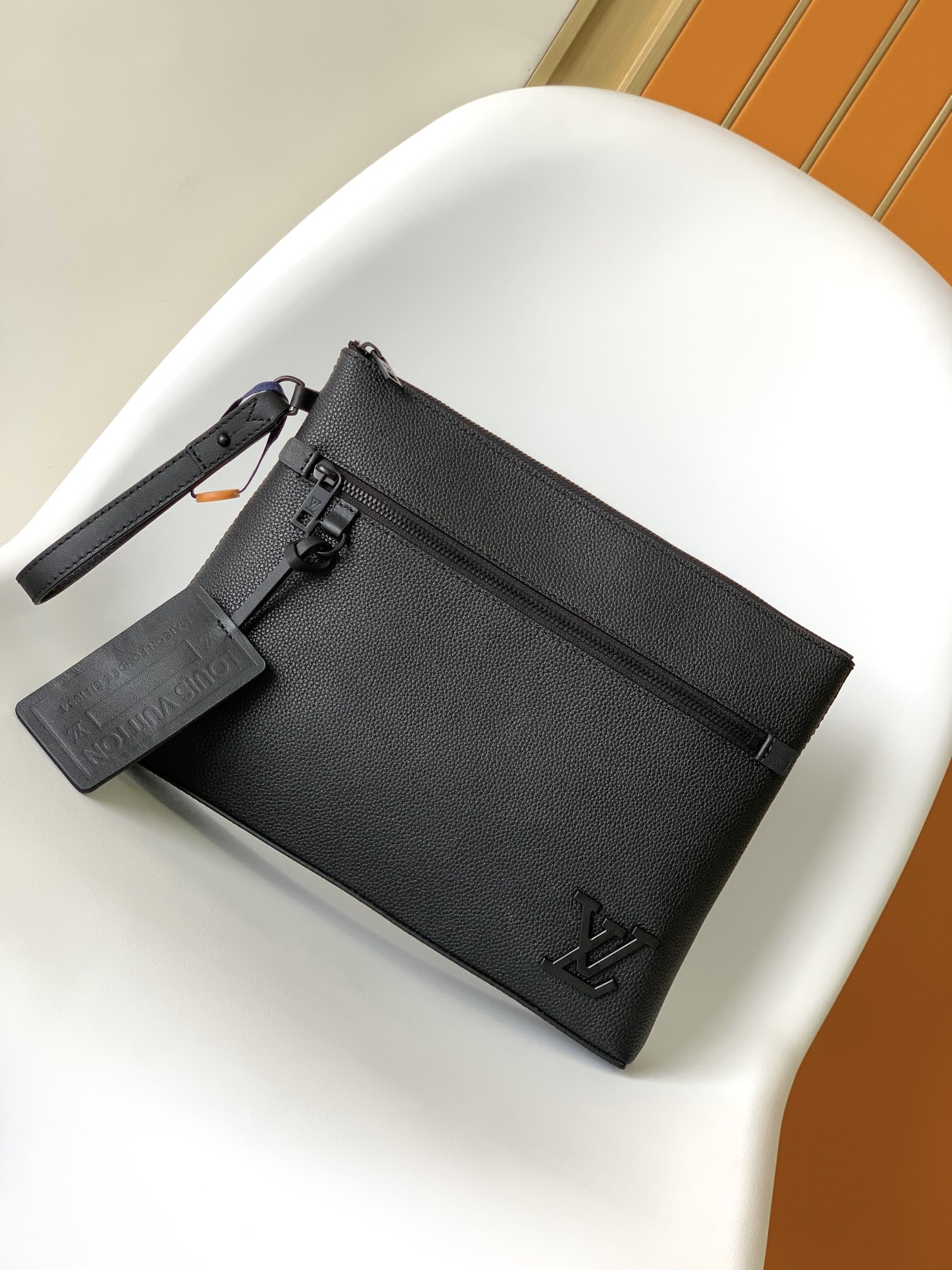 LV-M69837 Takeoff Pouch