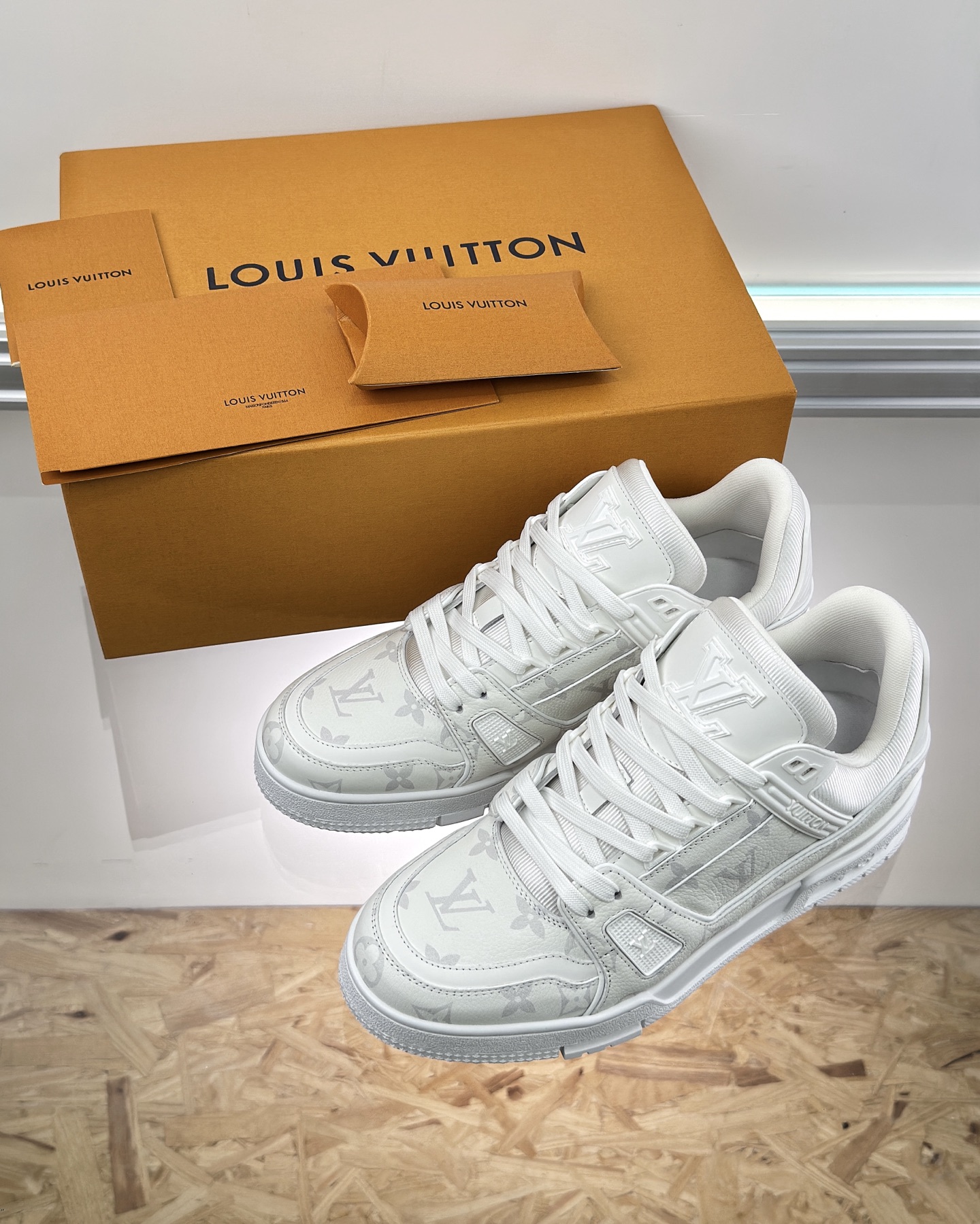 LOUIS VUITTON 1AHDN2 LV Trainer Sneaker