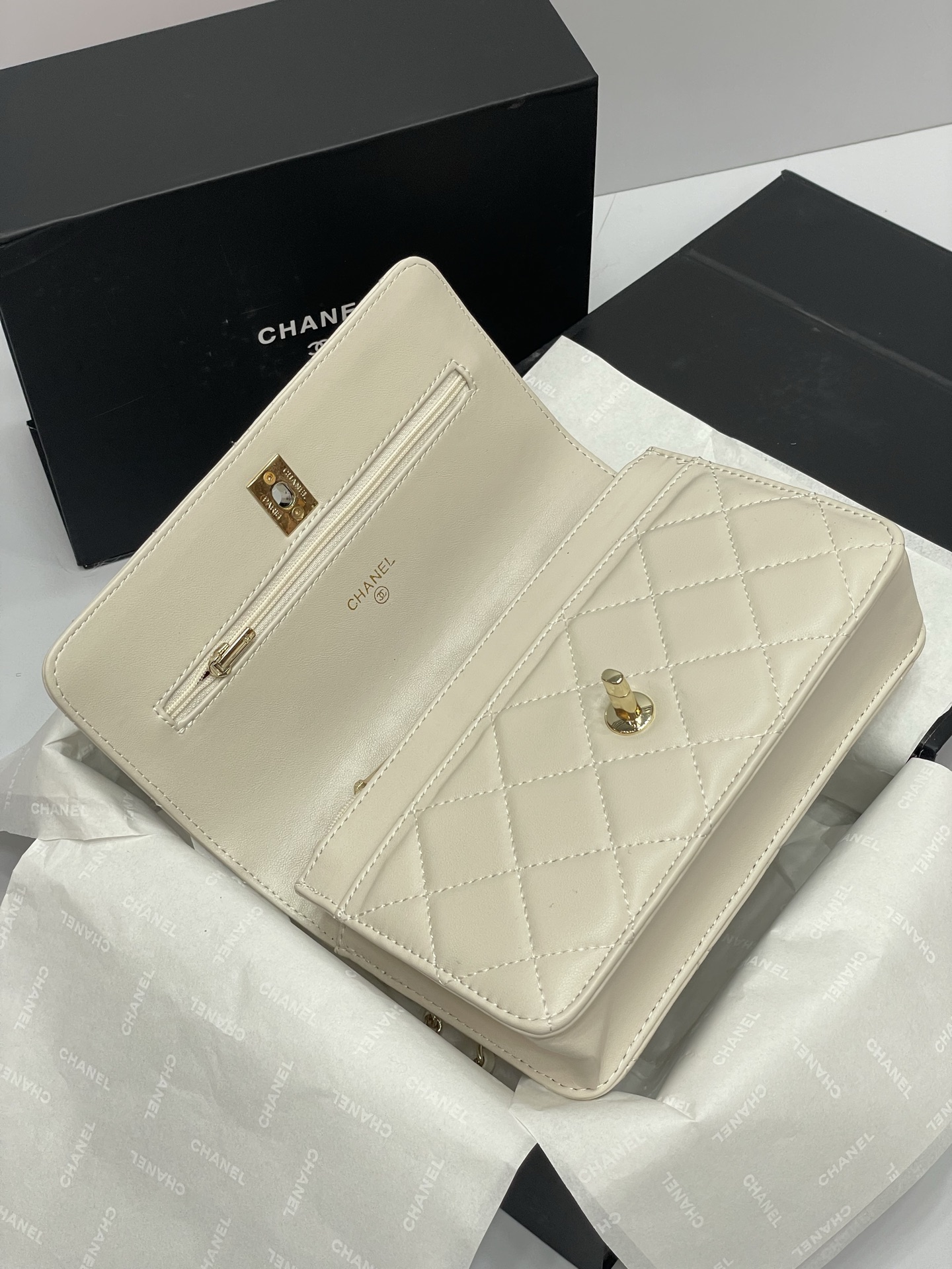 Chanel-Purse with handle