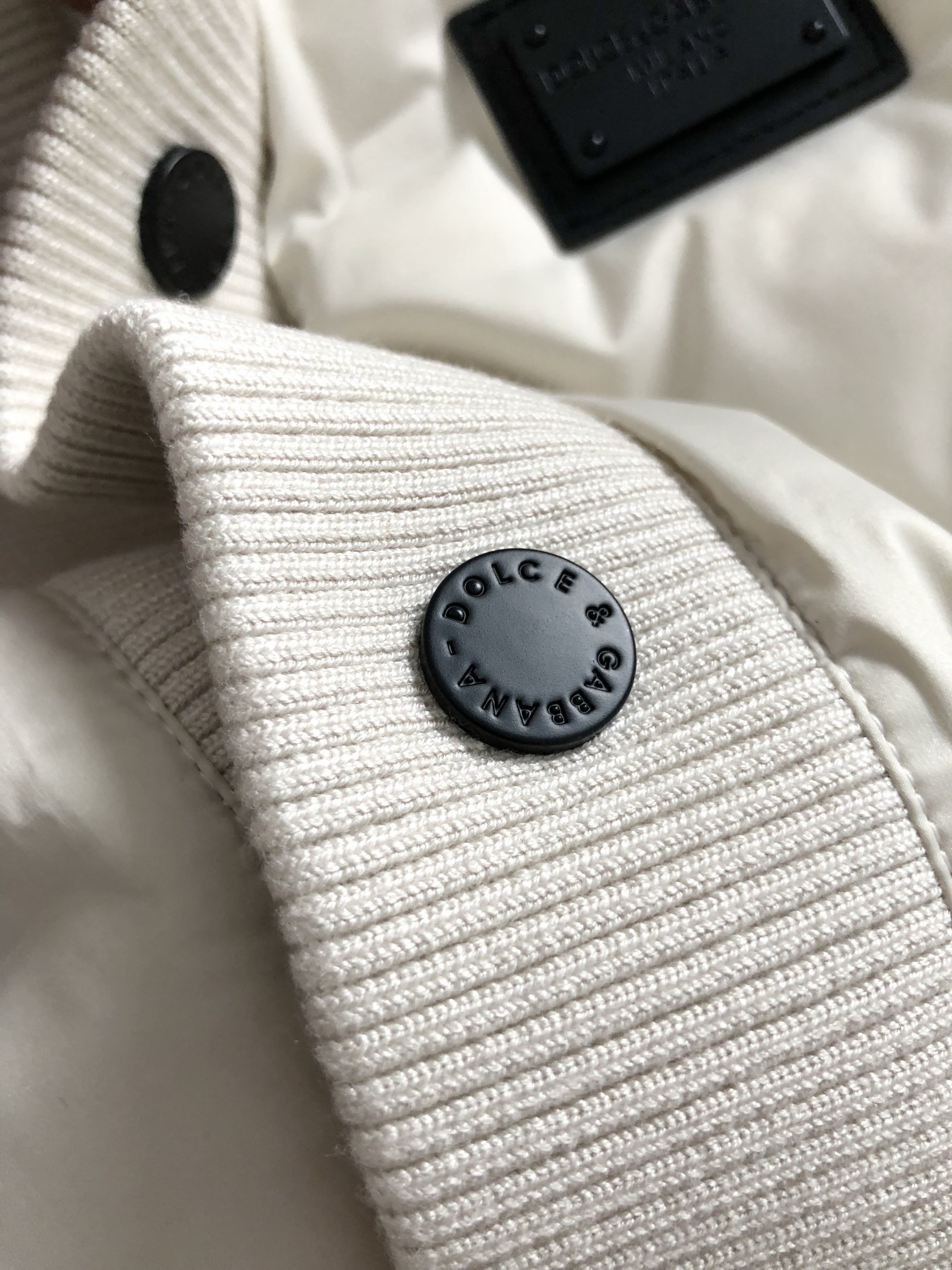 D&GPlaid button leather design fleece down jacket