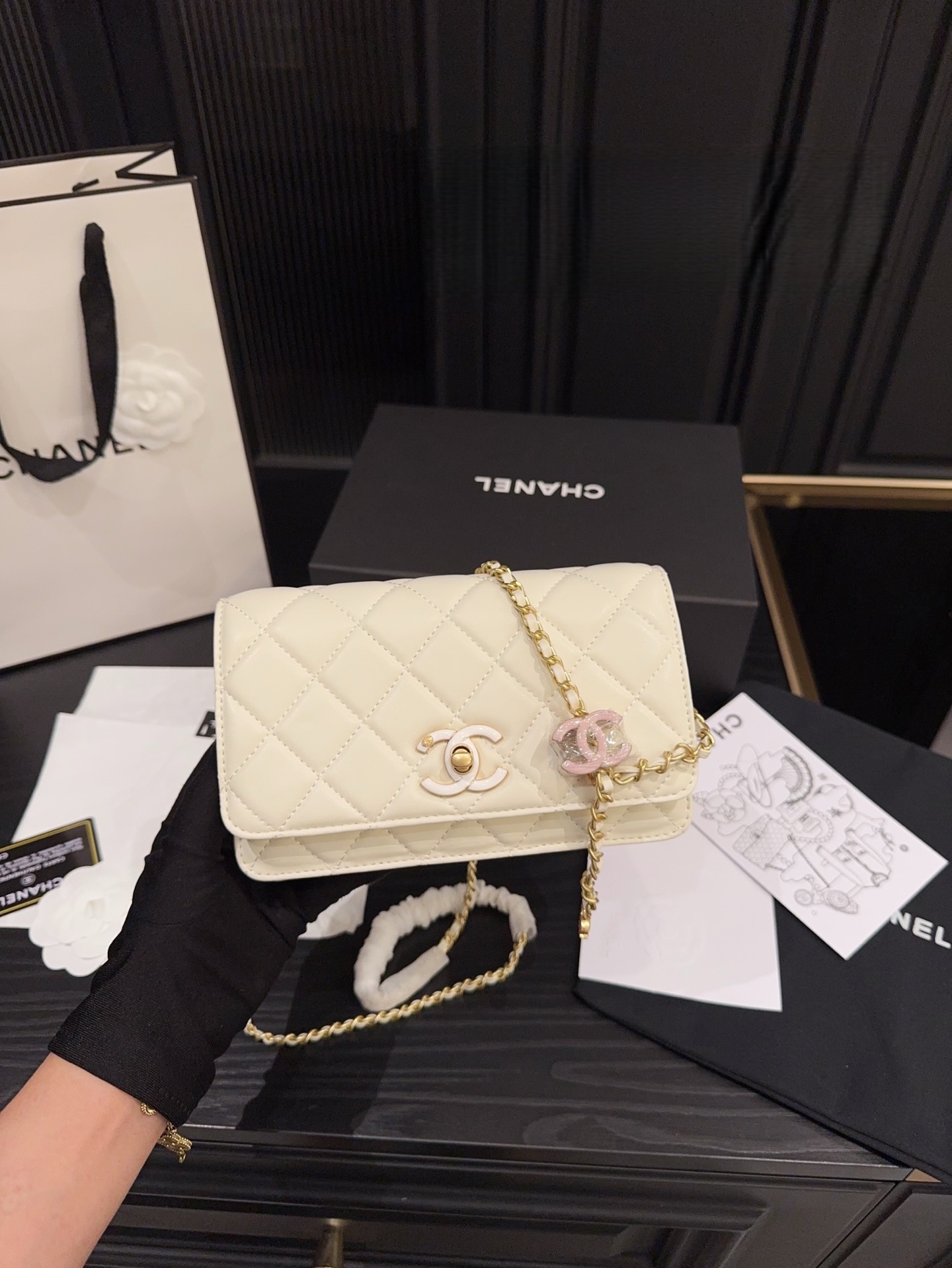 Chanel adjustable‑buckle chain bag