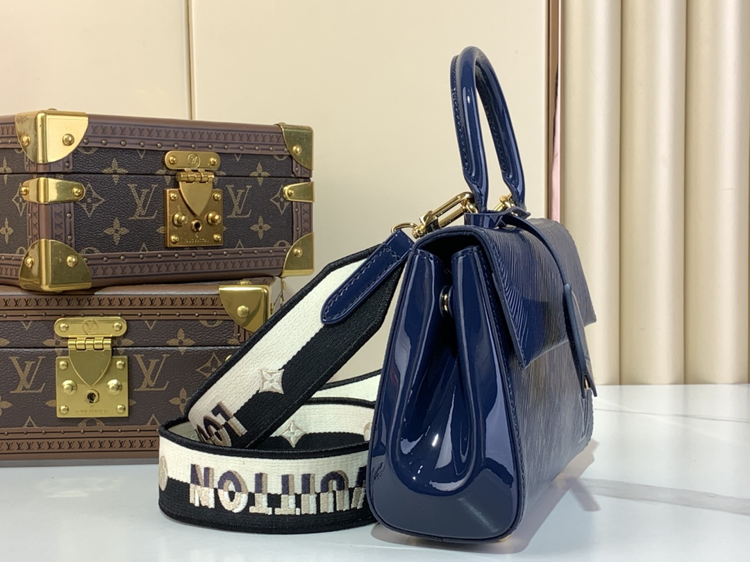 LV Cluny Mini NAVY