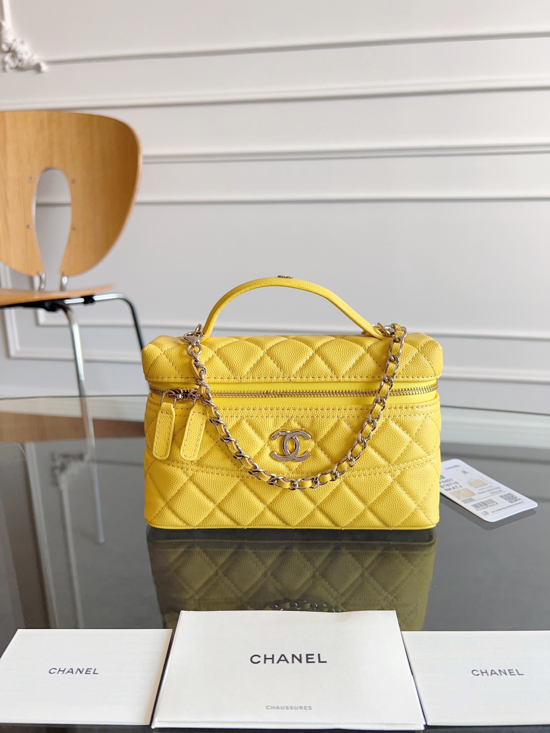 CHANEL=Long Vanity with chain