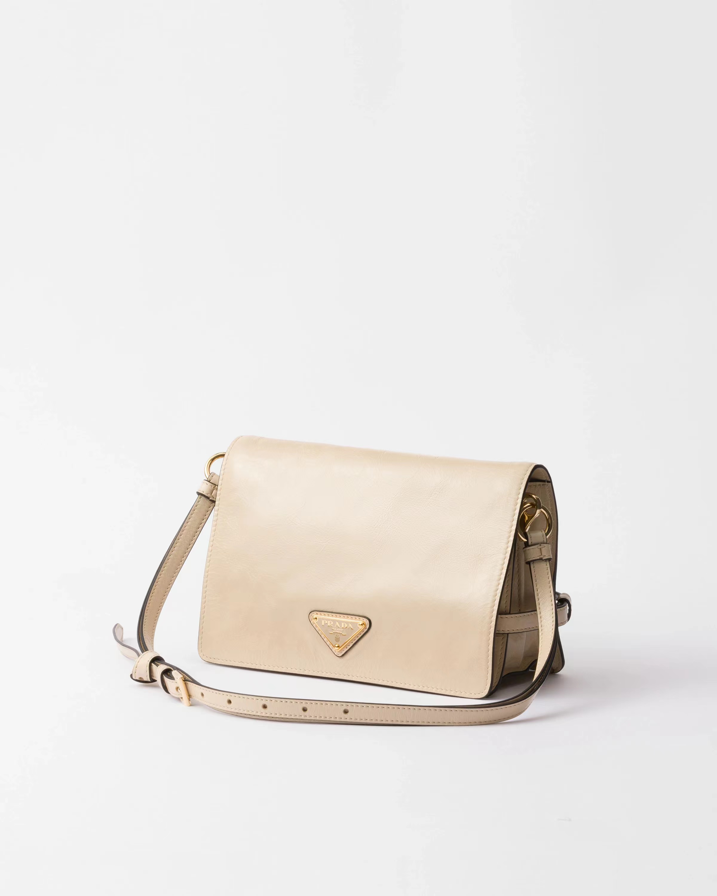 Leather shoulder bag